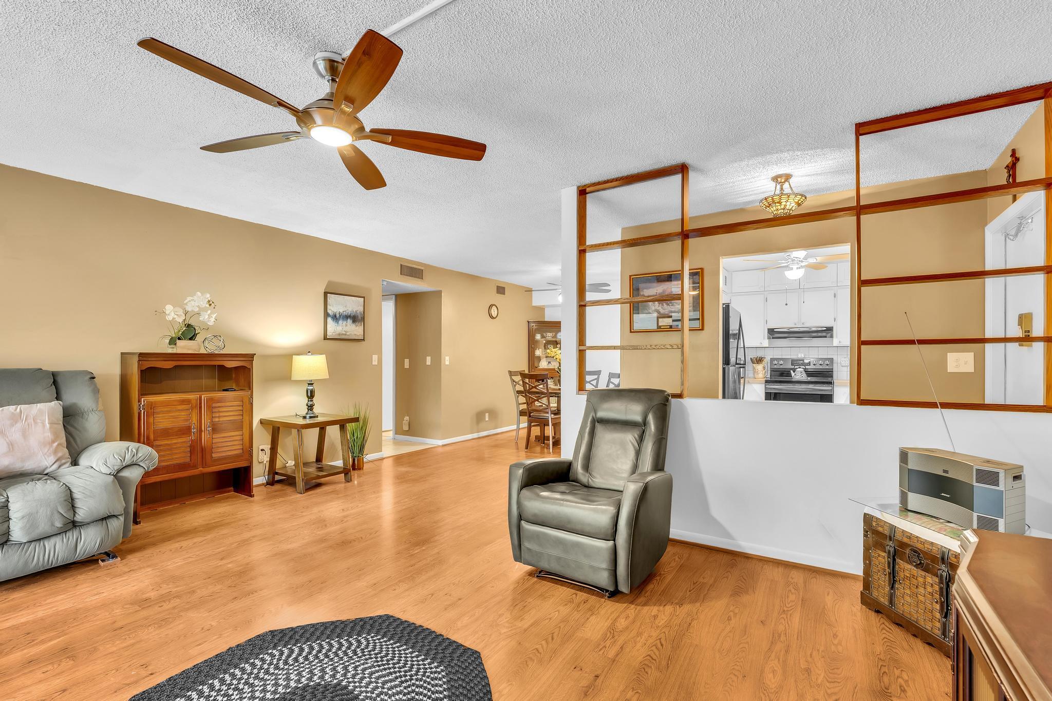 405 N Laurel Drive 206