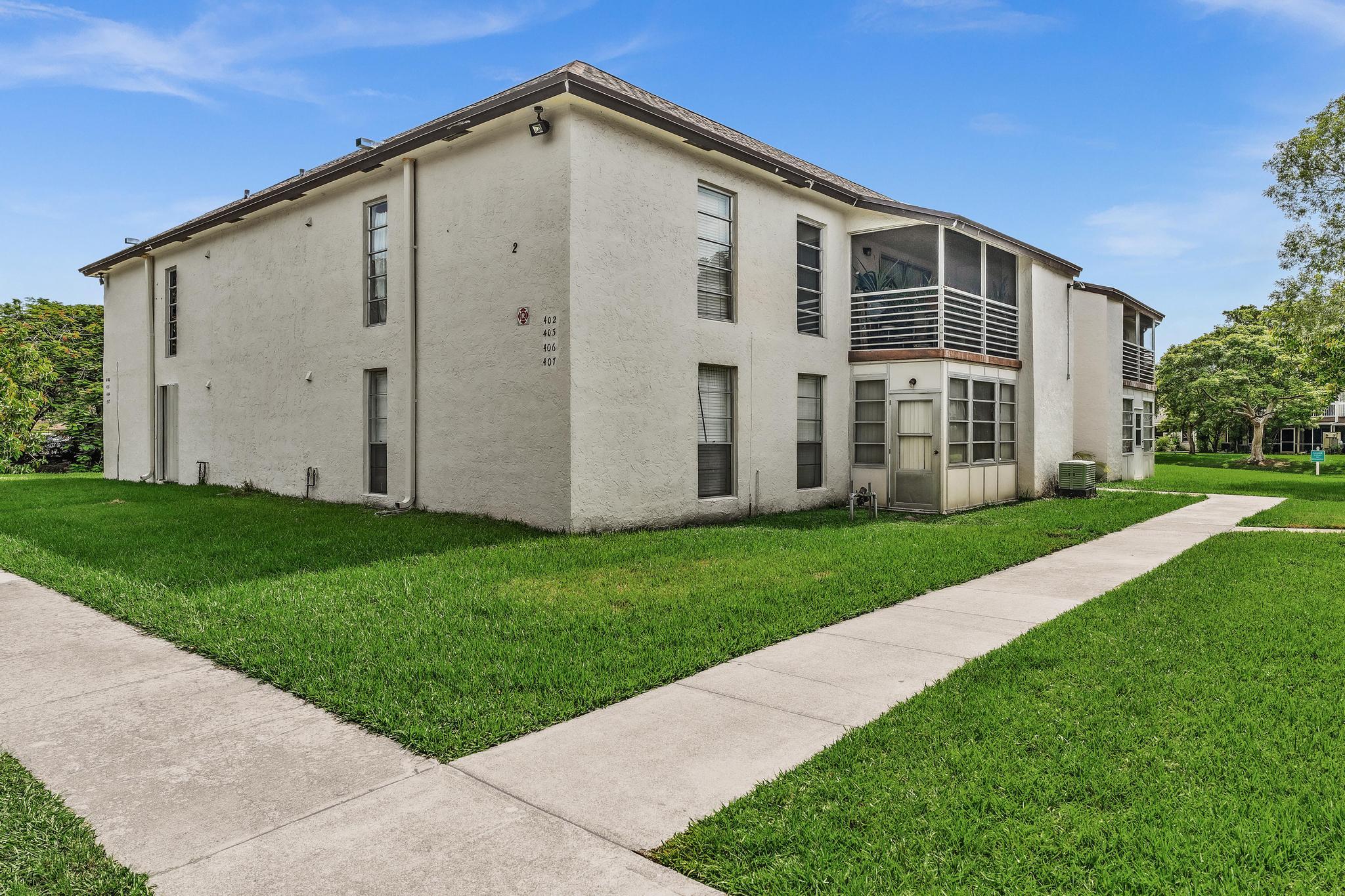 405 N Laurel Drive 206