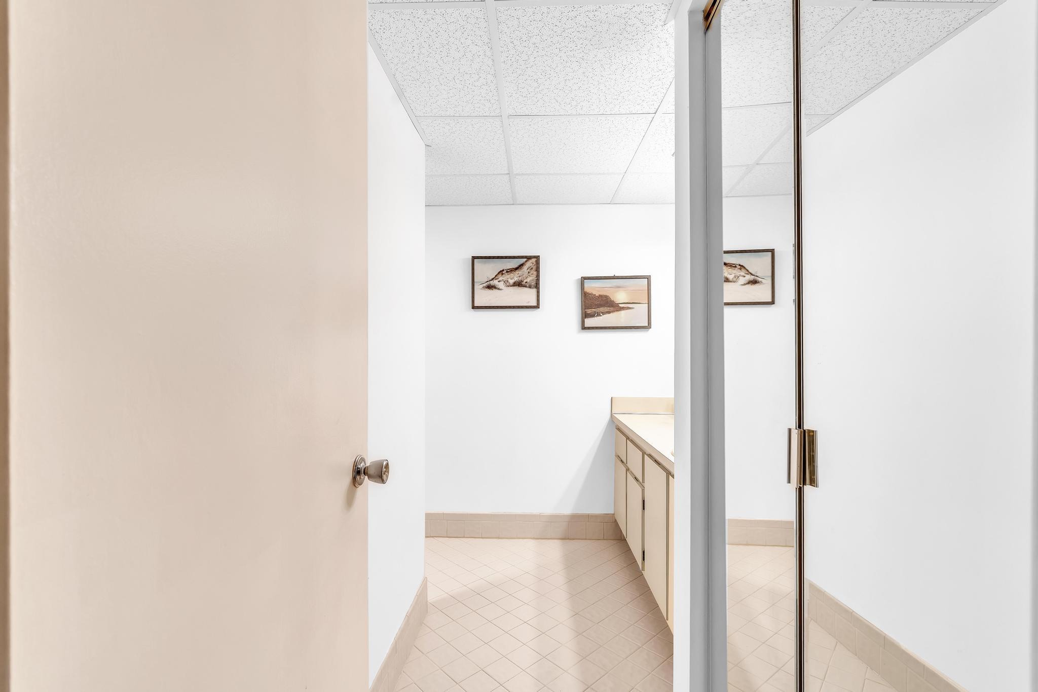 405 N Laurel Drive 206