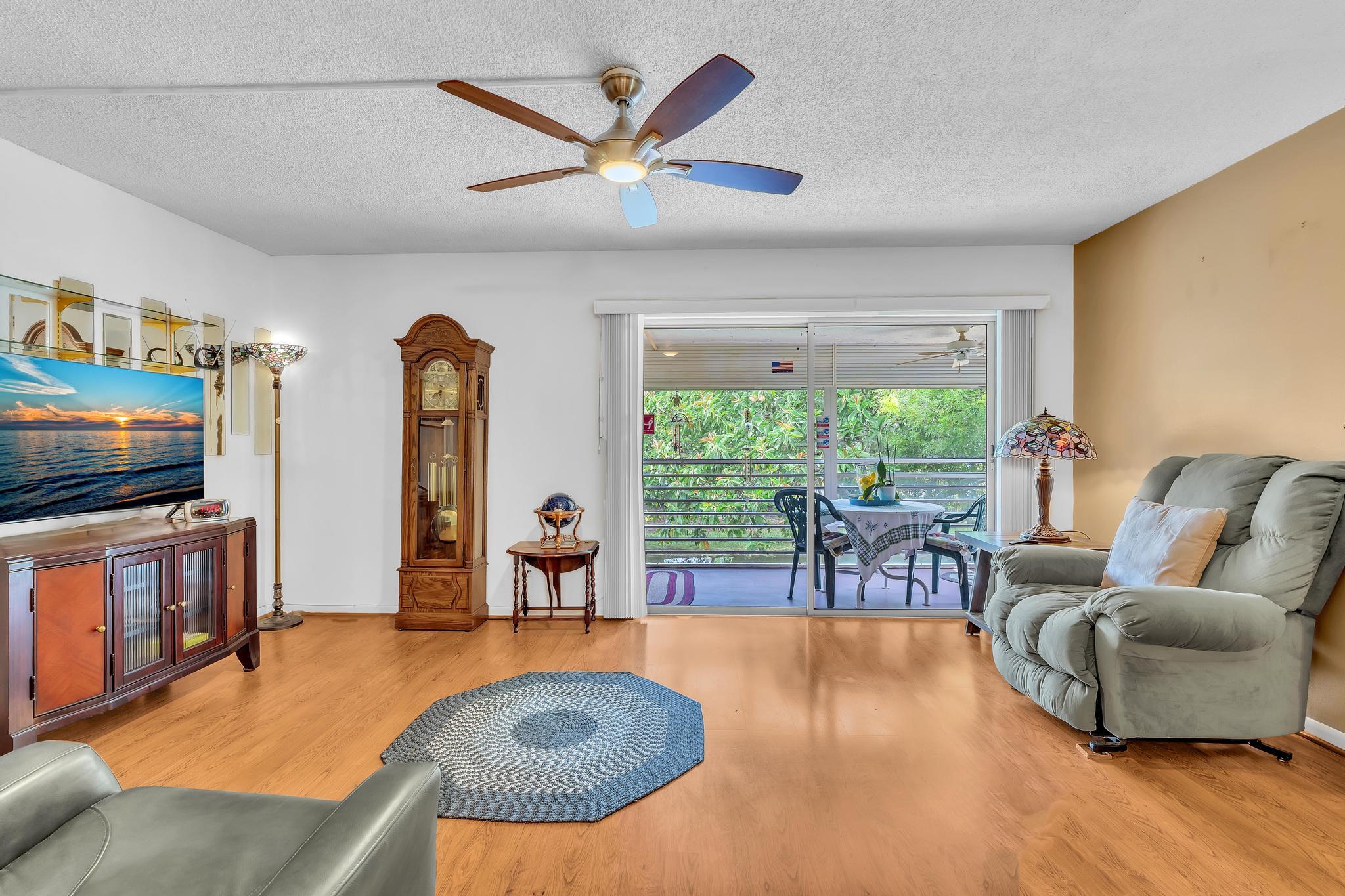 405 N Laurel Drive 206