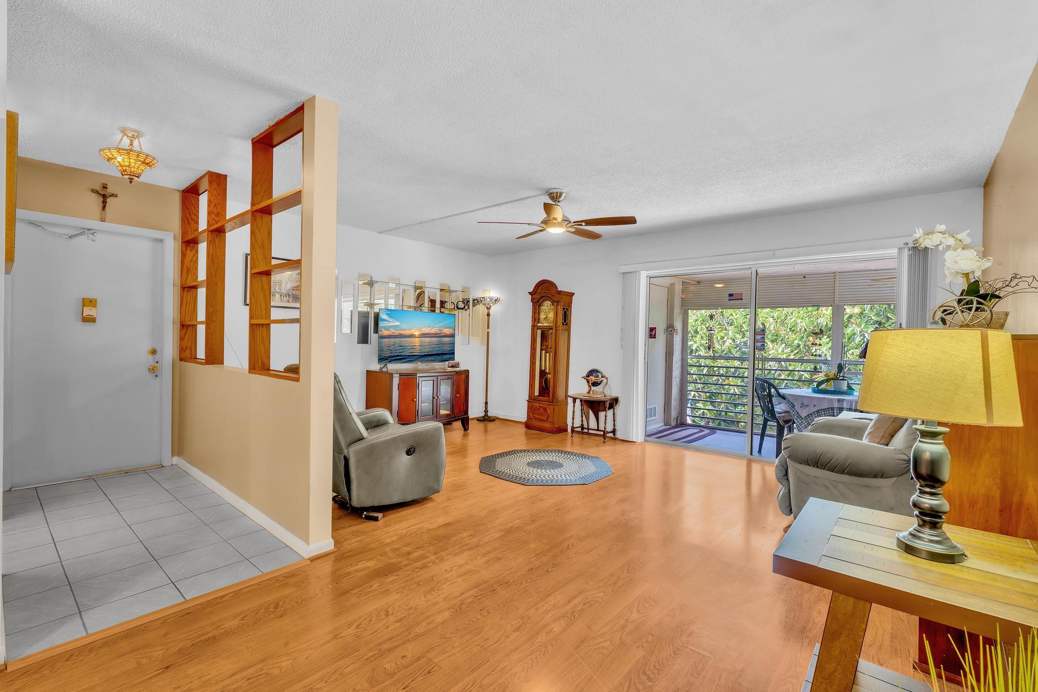 405 N Laurel Drive 206
