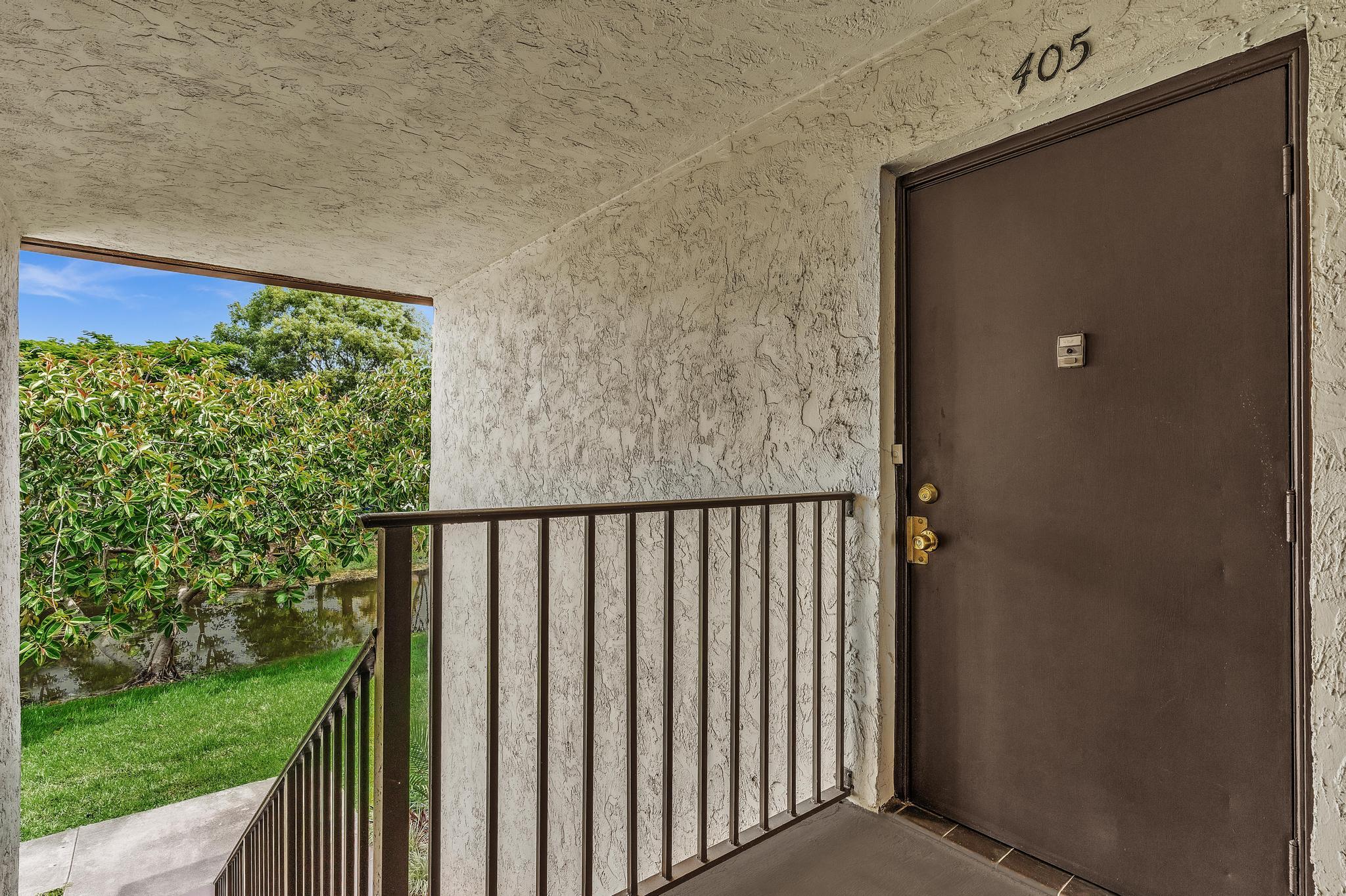 405 N Laurel Drive 206