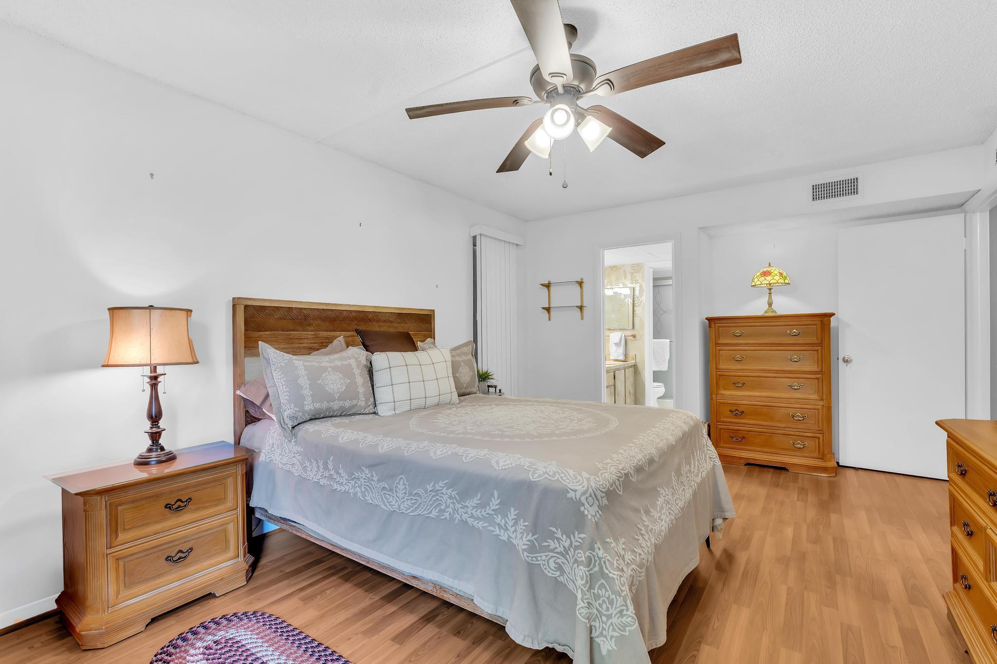 405 N Laurel Drive 206