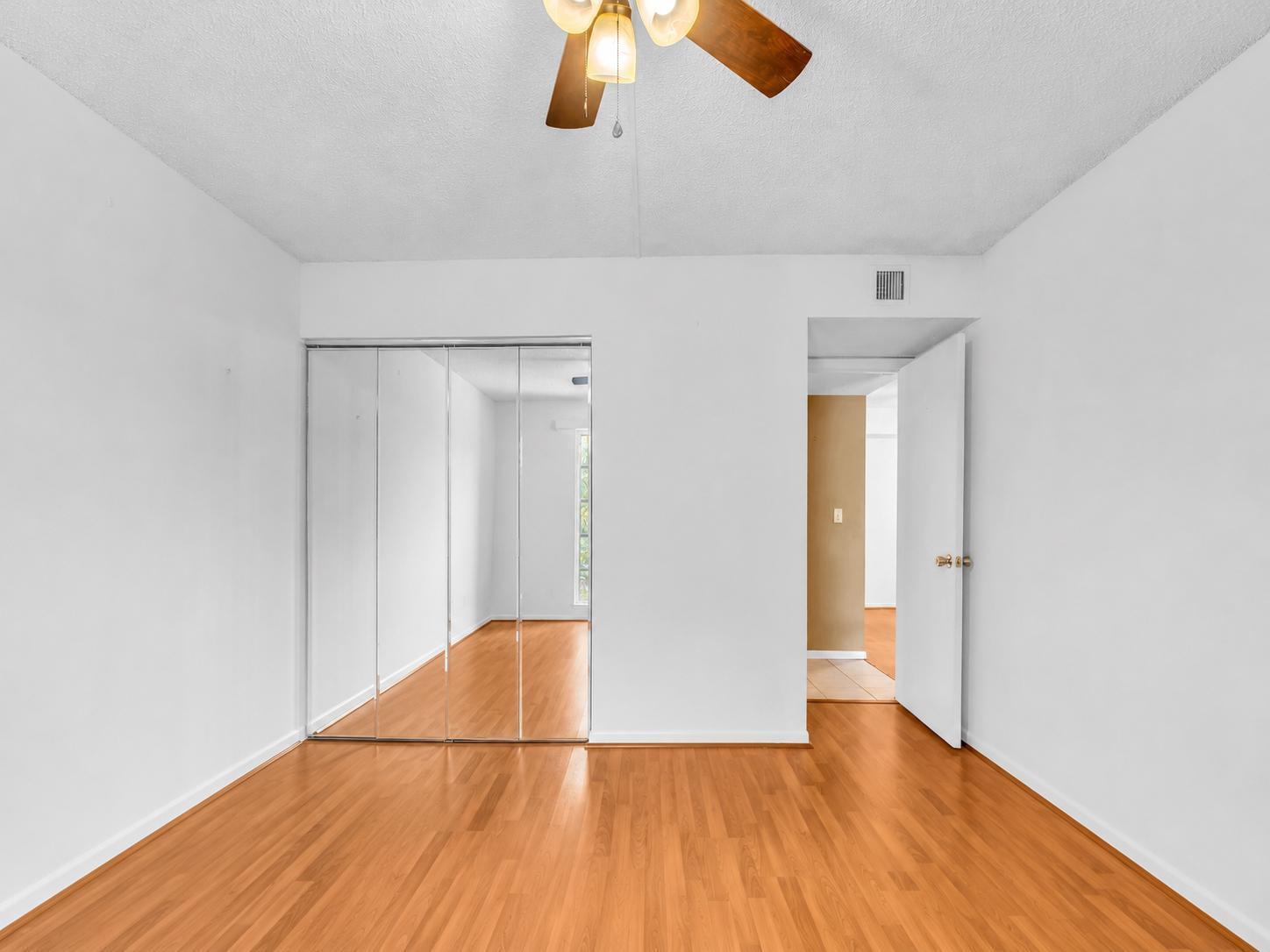 405 N Laurel Drive 206