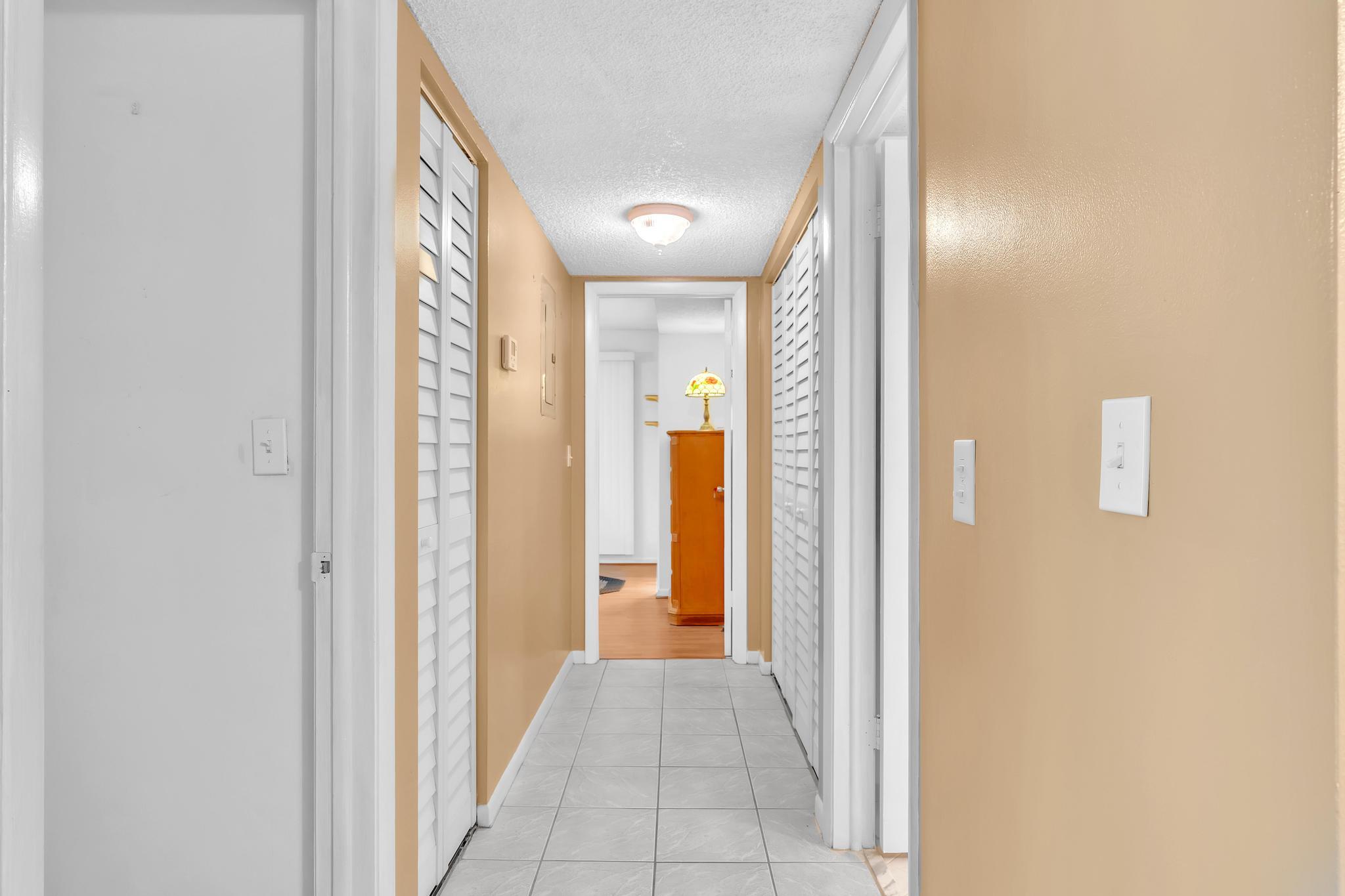 405 N Laurel Drive 206