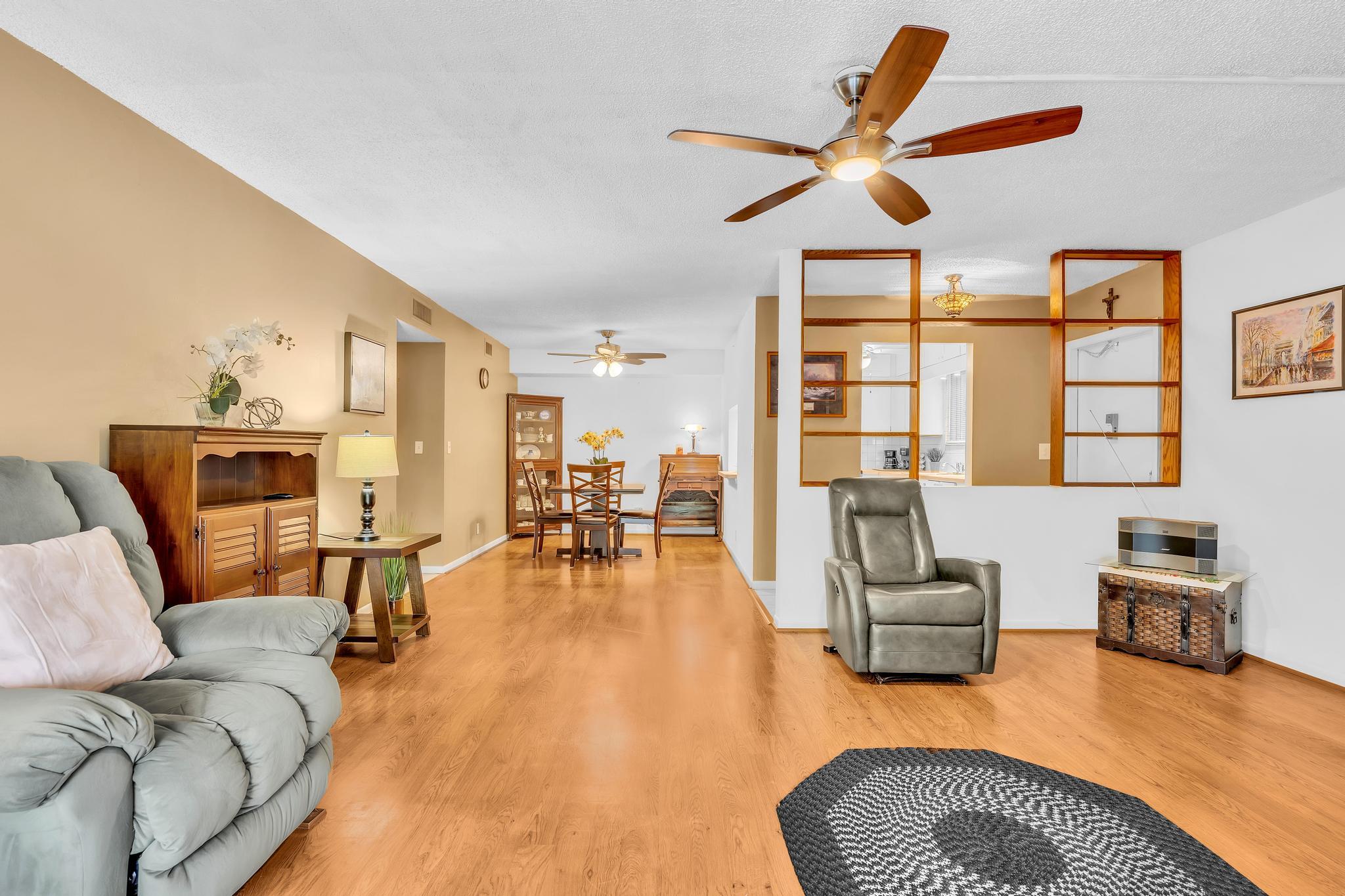 405 N Laurel Drive 206