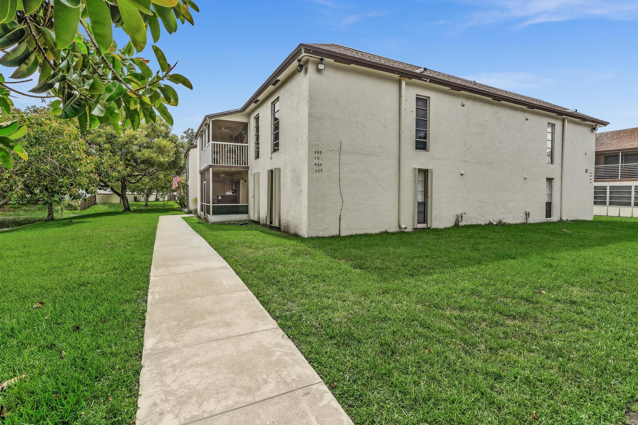 405 N Laurel Drive 206