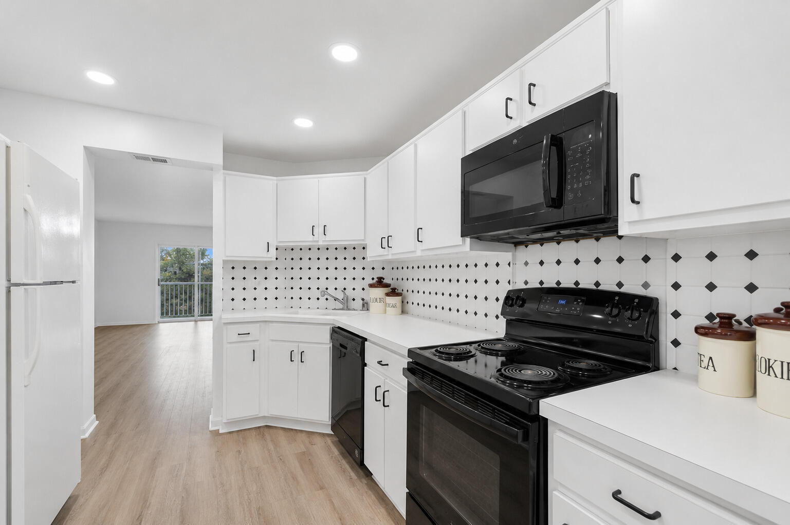 9101 W SAMPLE Road 402