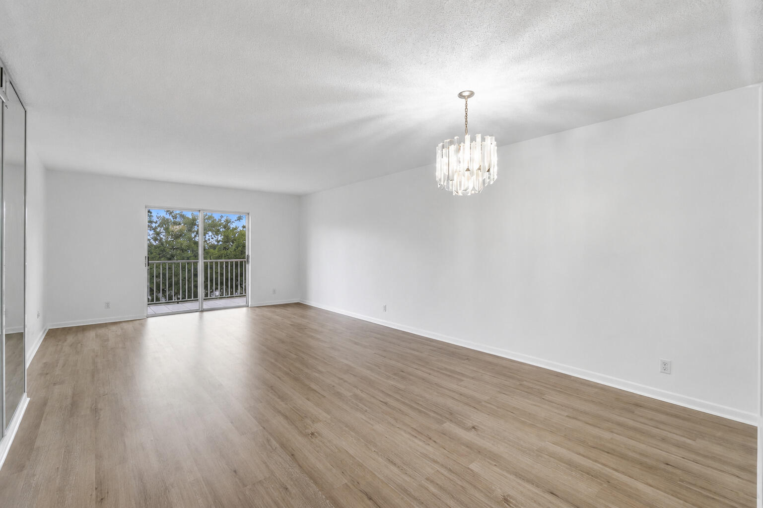 9101 W SAMPLE Road 402