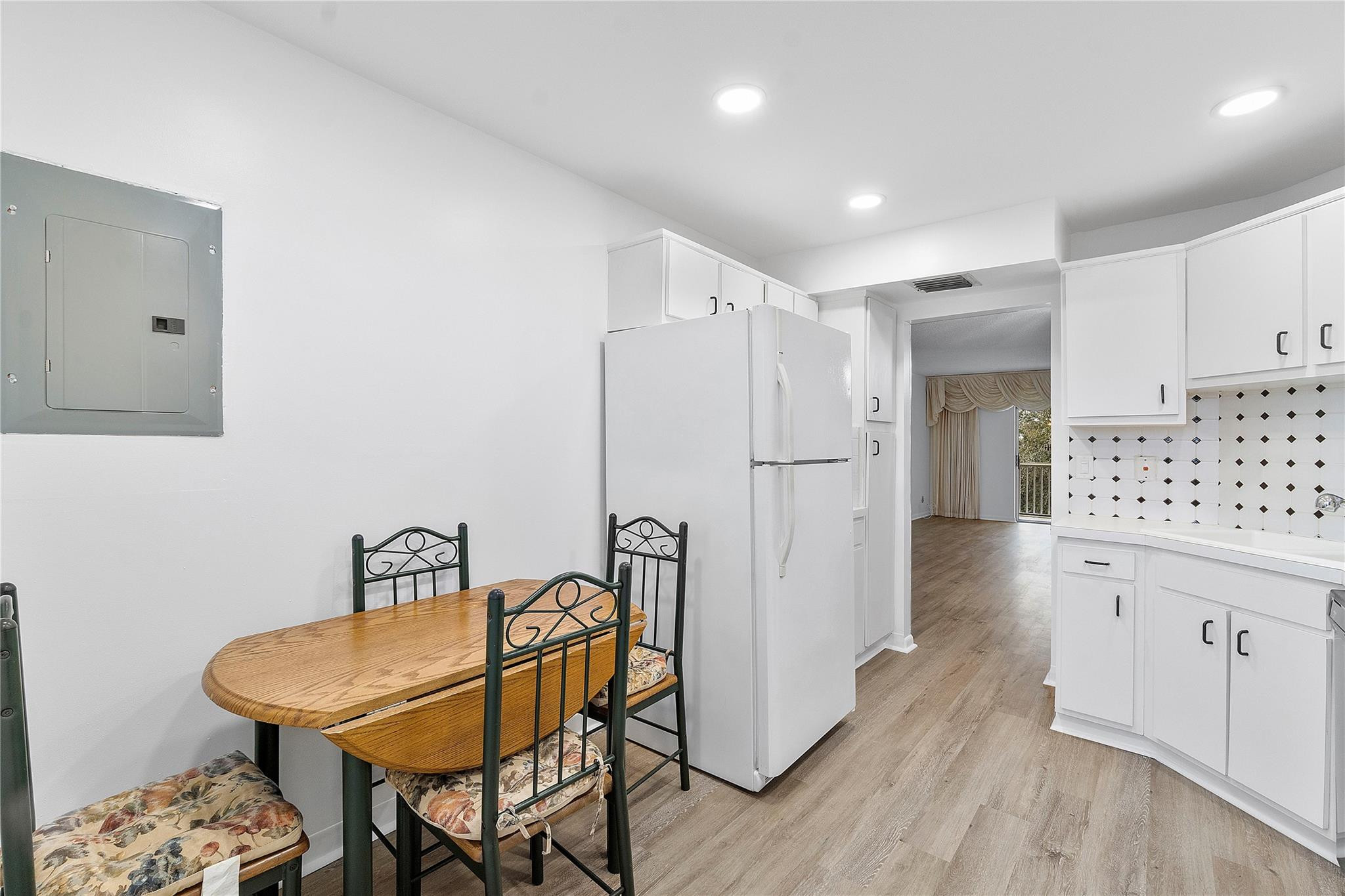 9101 W SAMPLE Road 402