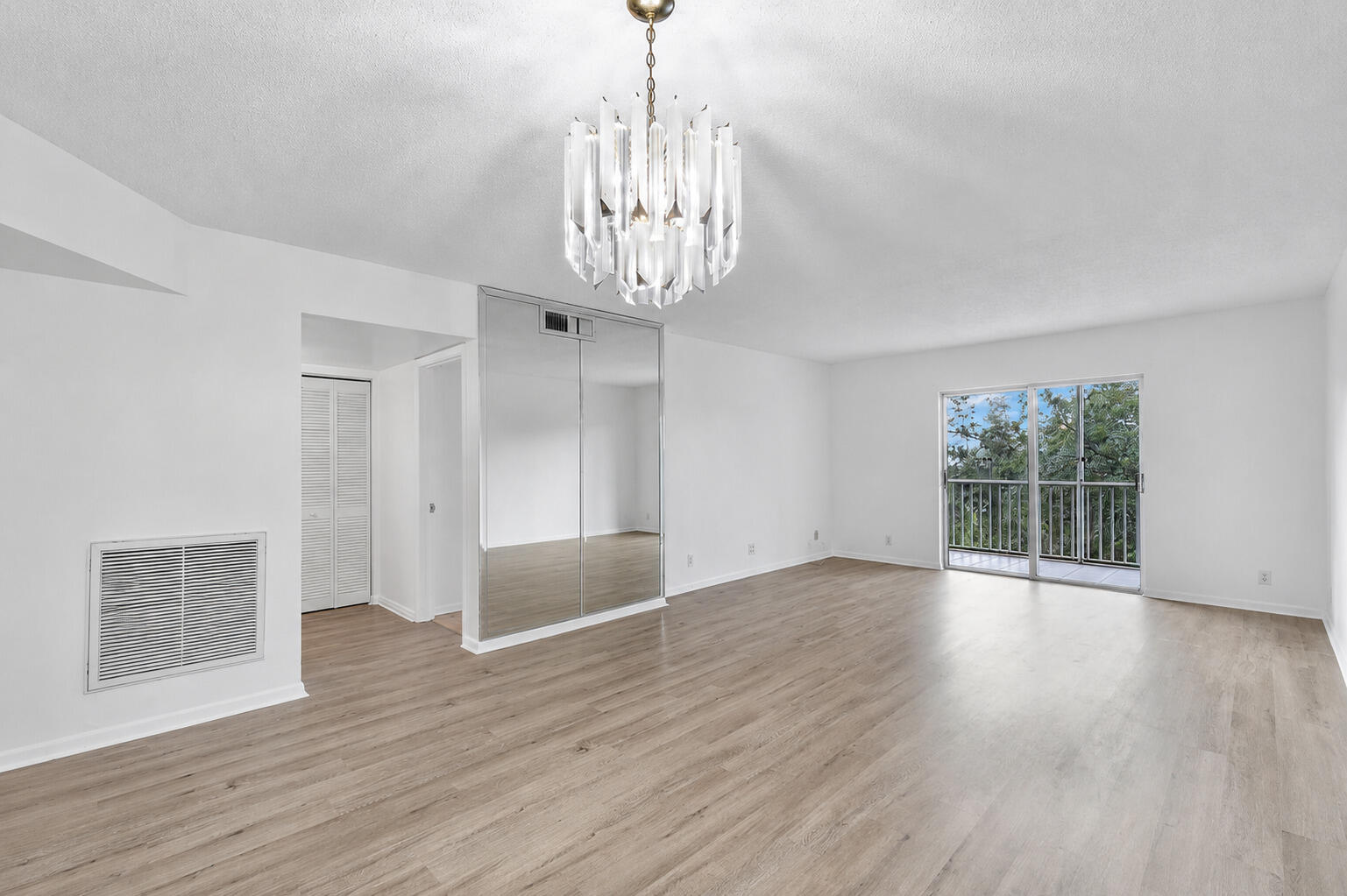 9101 W SAMPLE Road 402