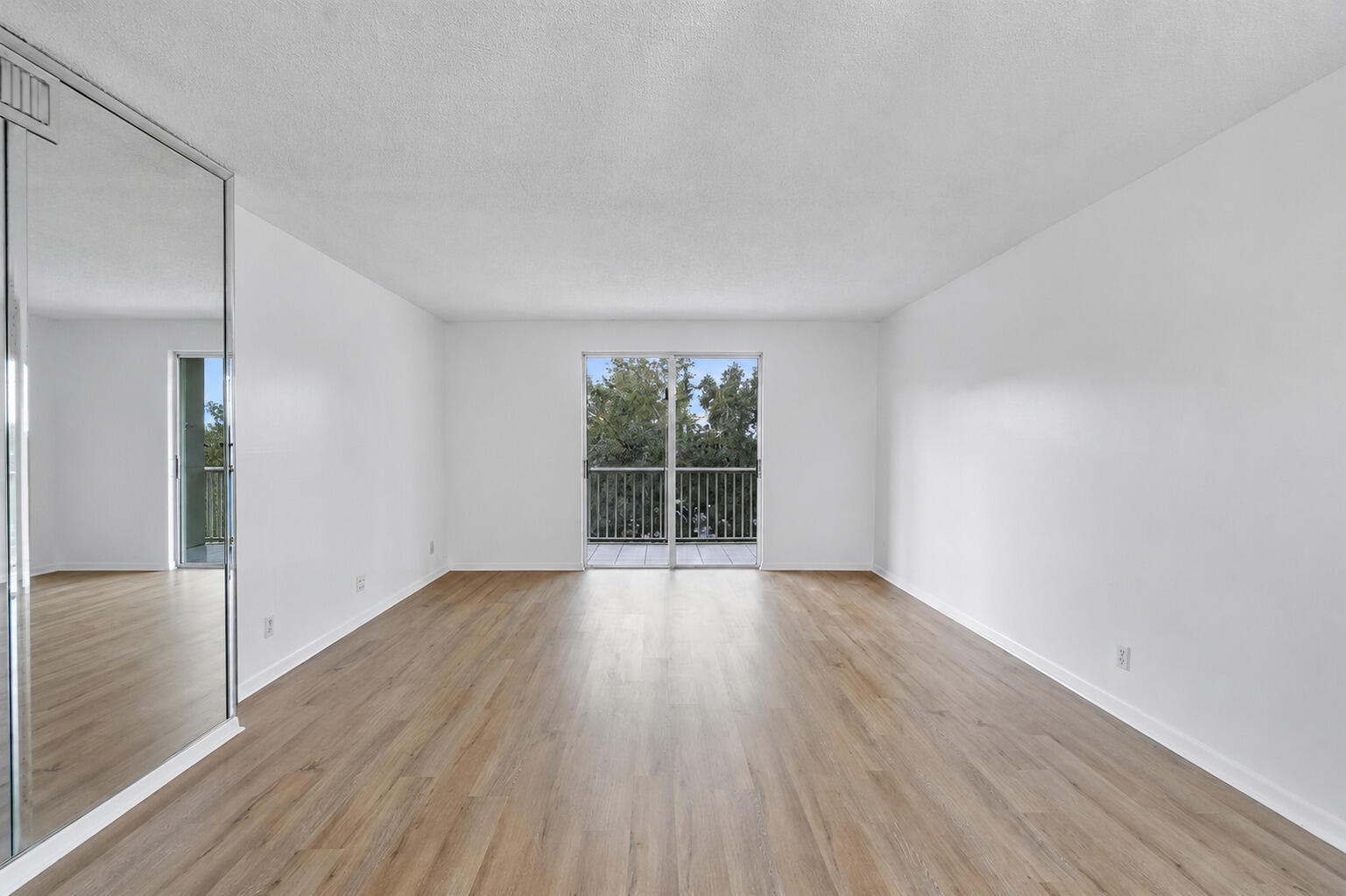 9101 W SAMPLE Road 402