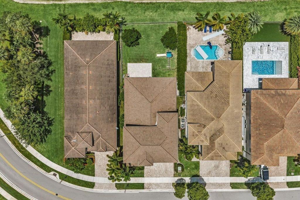 12143 S Baypoint Circle