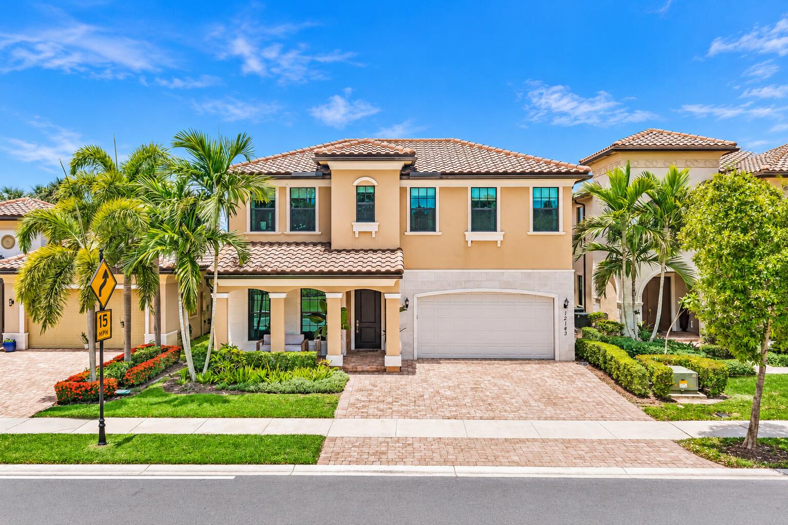 12143 S Baypoint Circle
