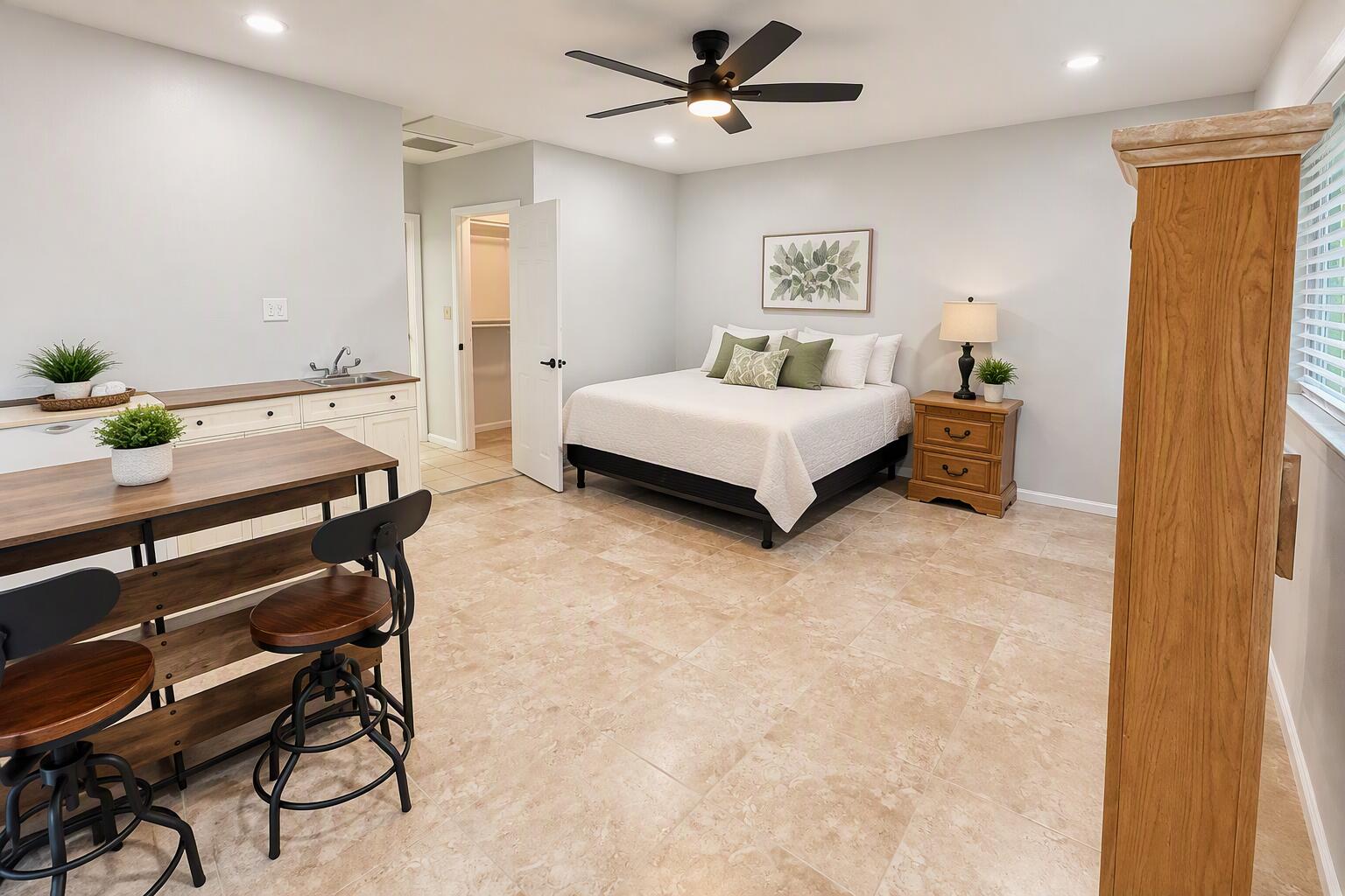 10071 NW 36th Street Studio