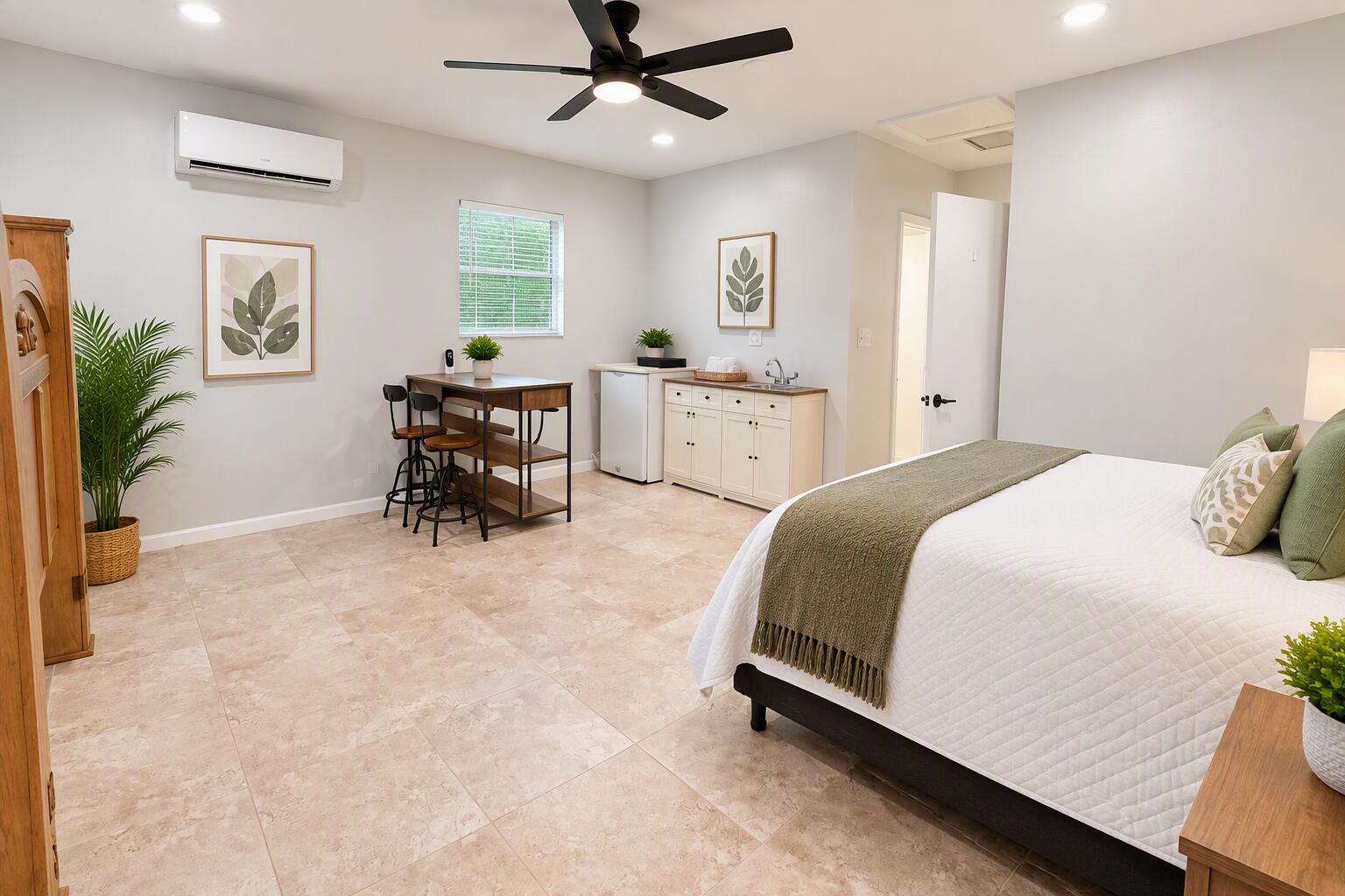 10071 NW 36th Street Studio