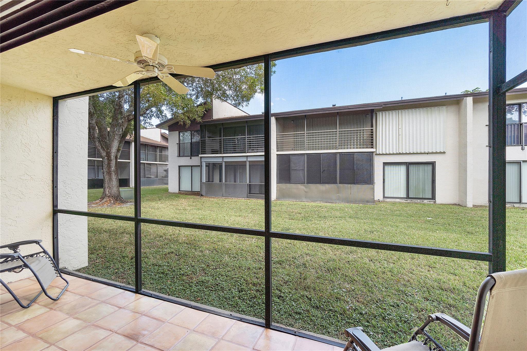 172 W Laurel Dr 1102