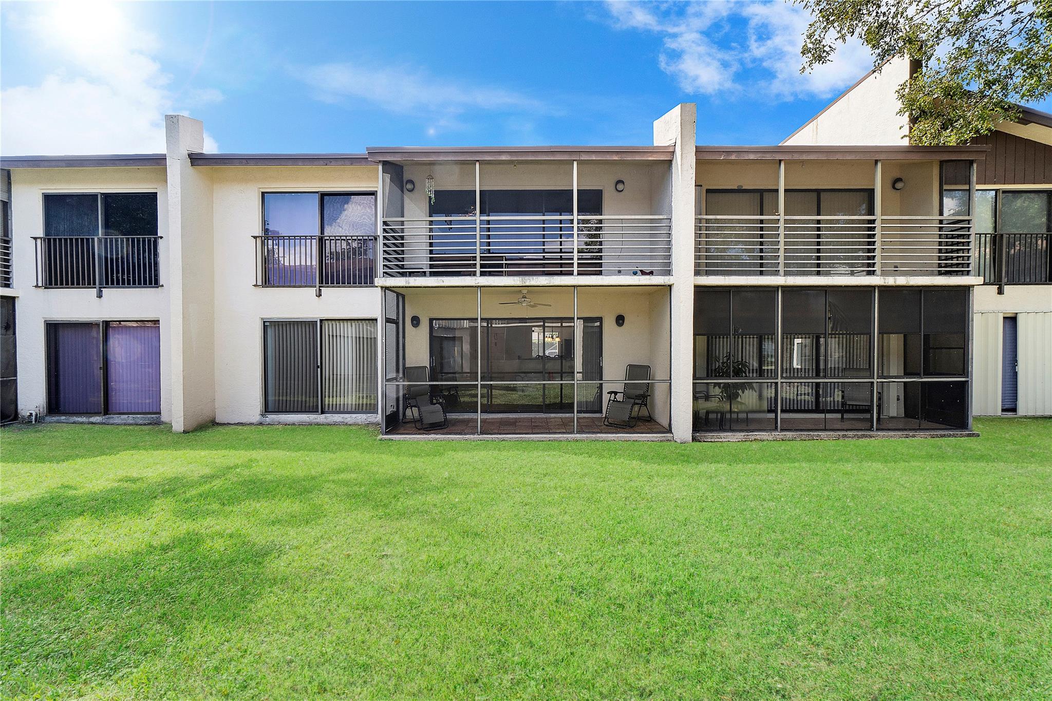 172 W Laurel Dr 1102
