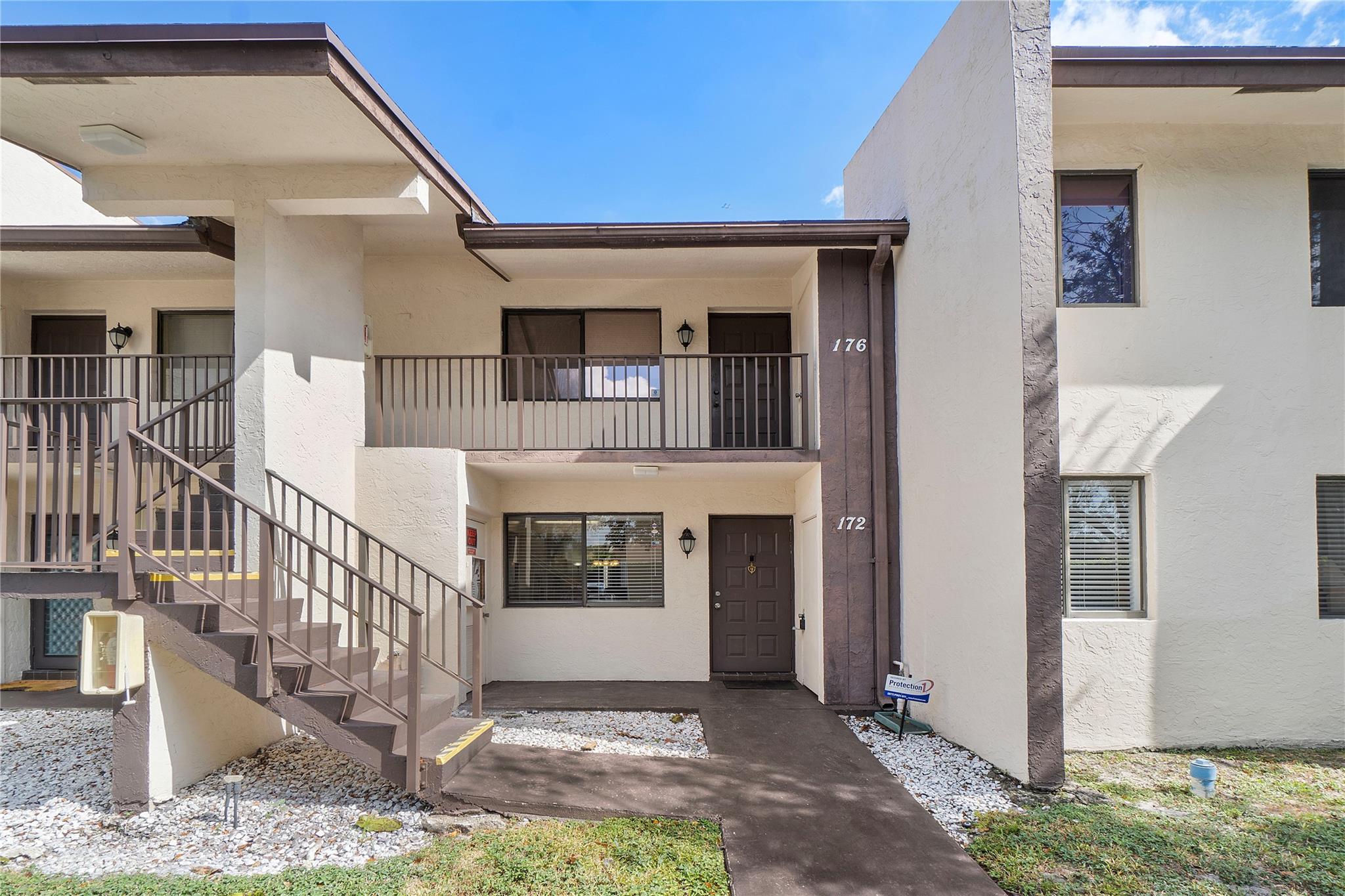 172 W Laurel Dr 1102