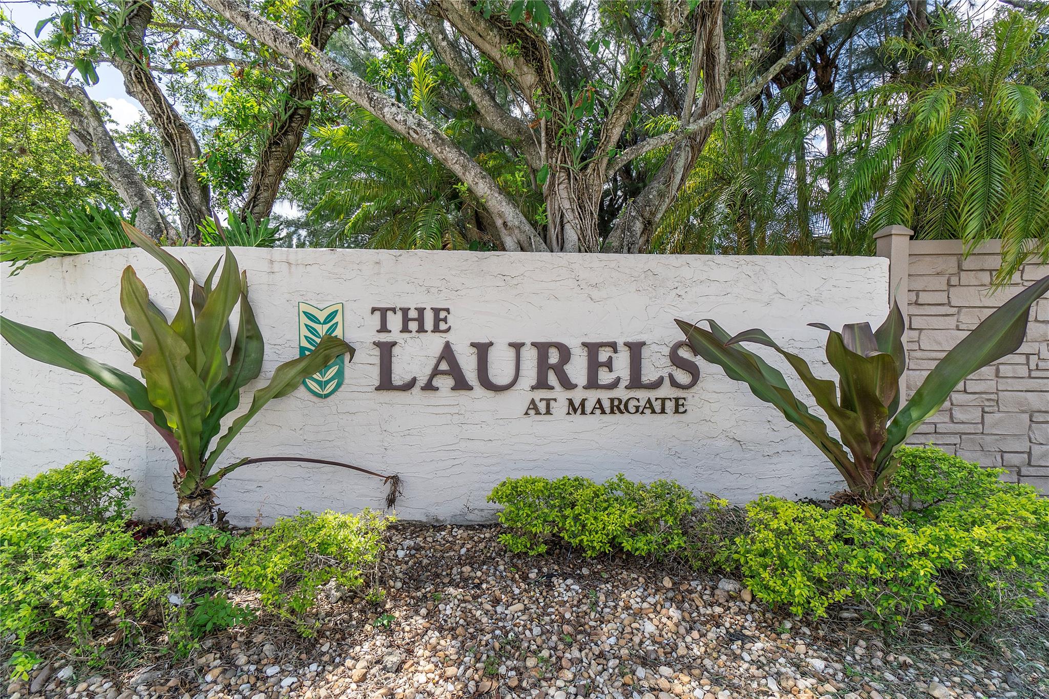 172 W Laurel Dr 1102