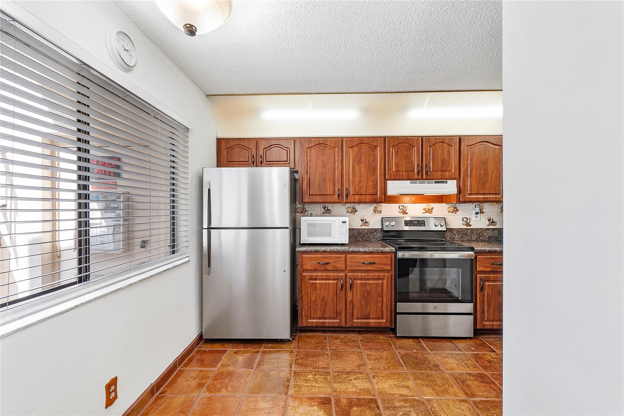 172 W Laurel Dr 1102