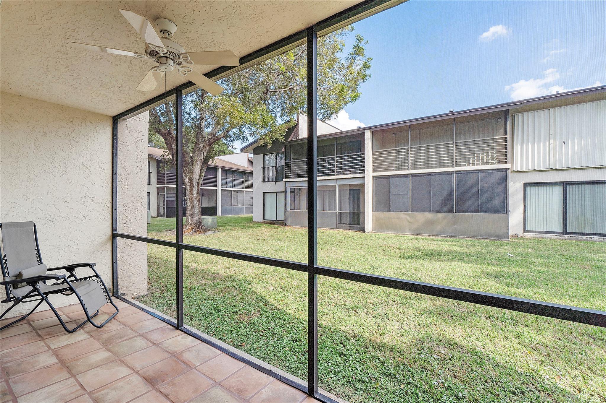 172 W Laurel Dr 1102