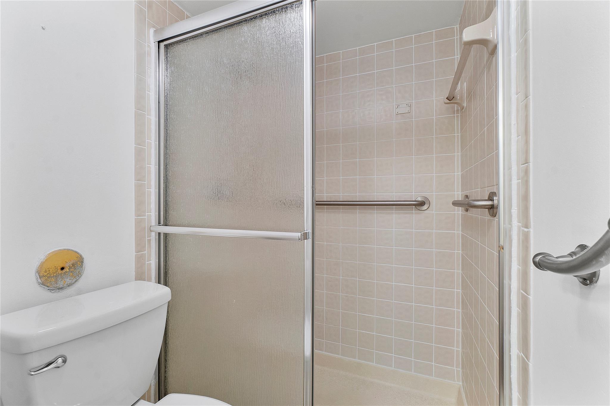 172 W Laurel Dr 1102