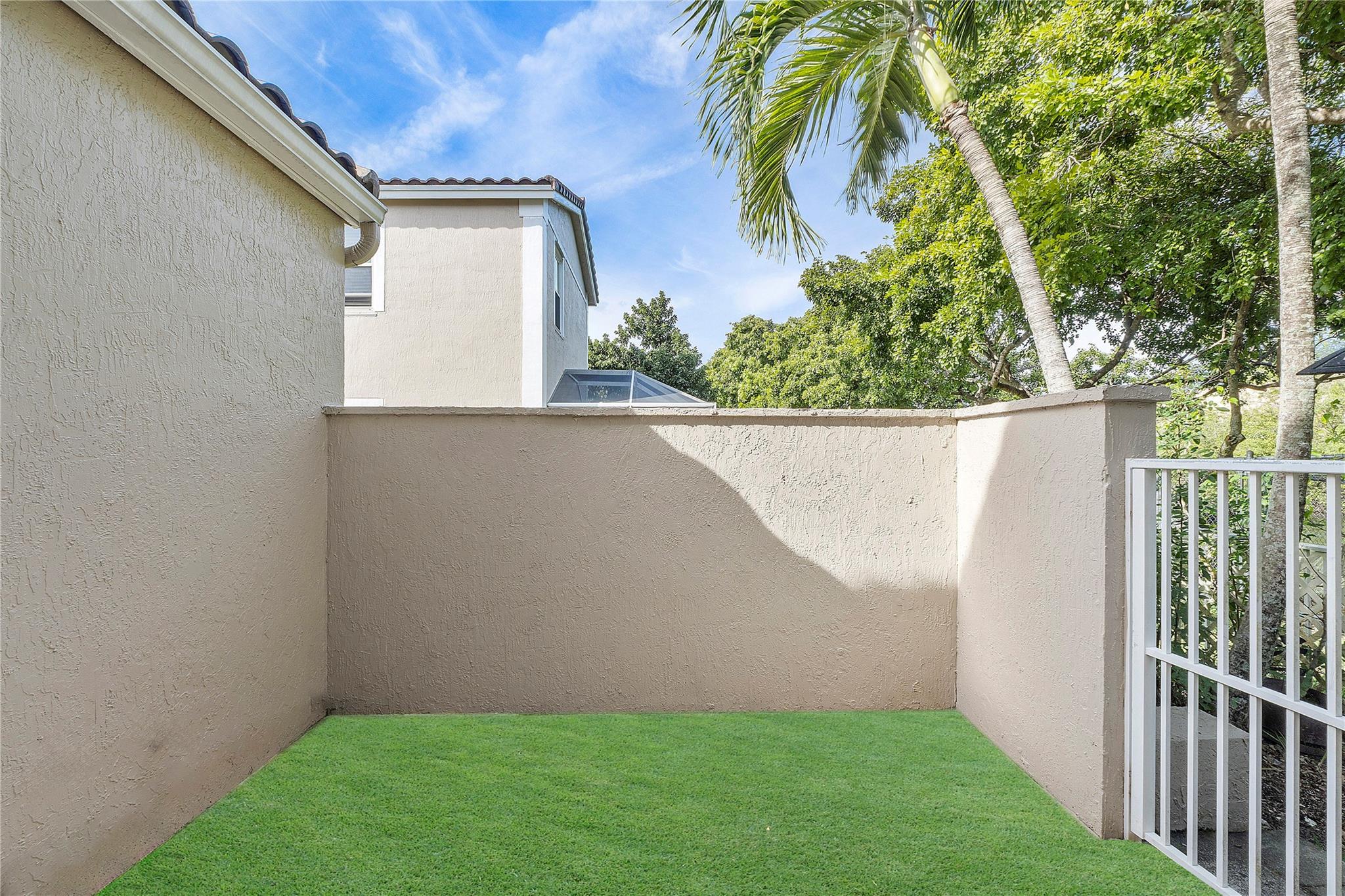10513 NW 57th Ct