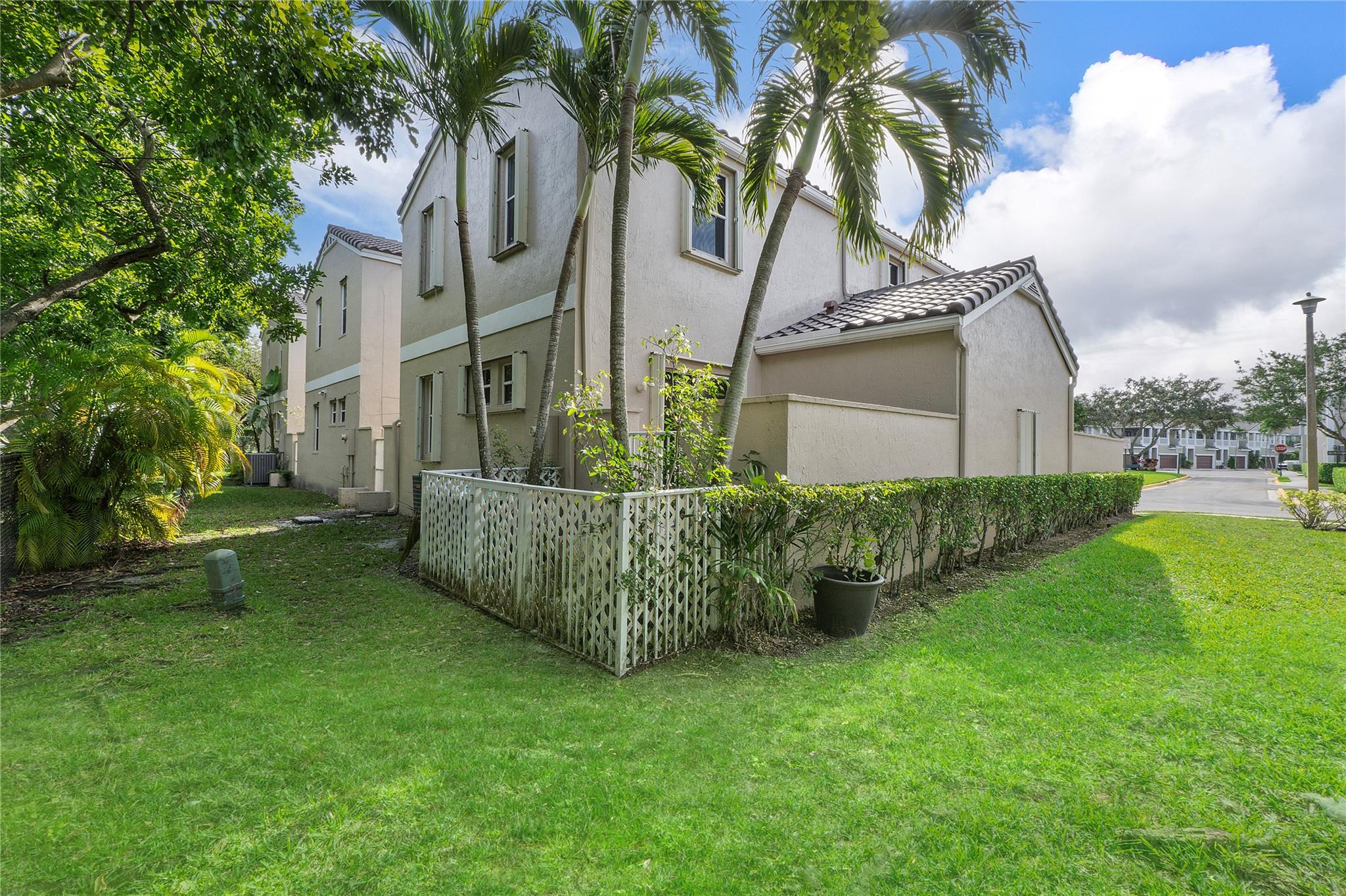 10513 NW 57th Ct