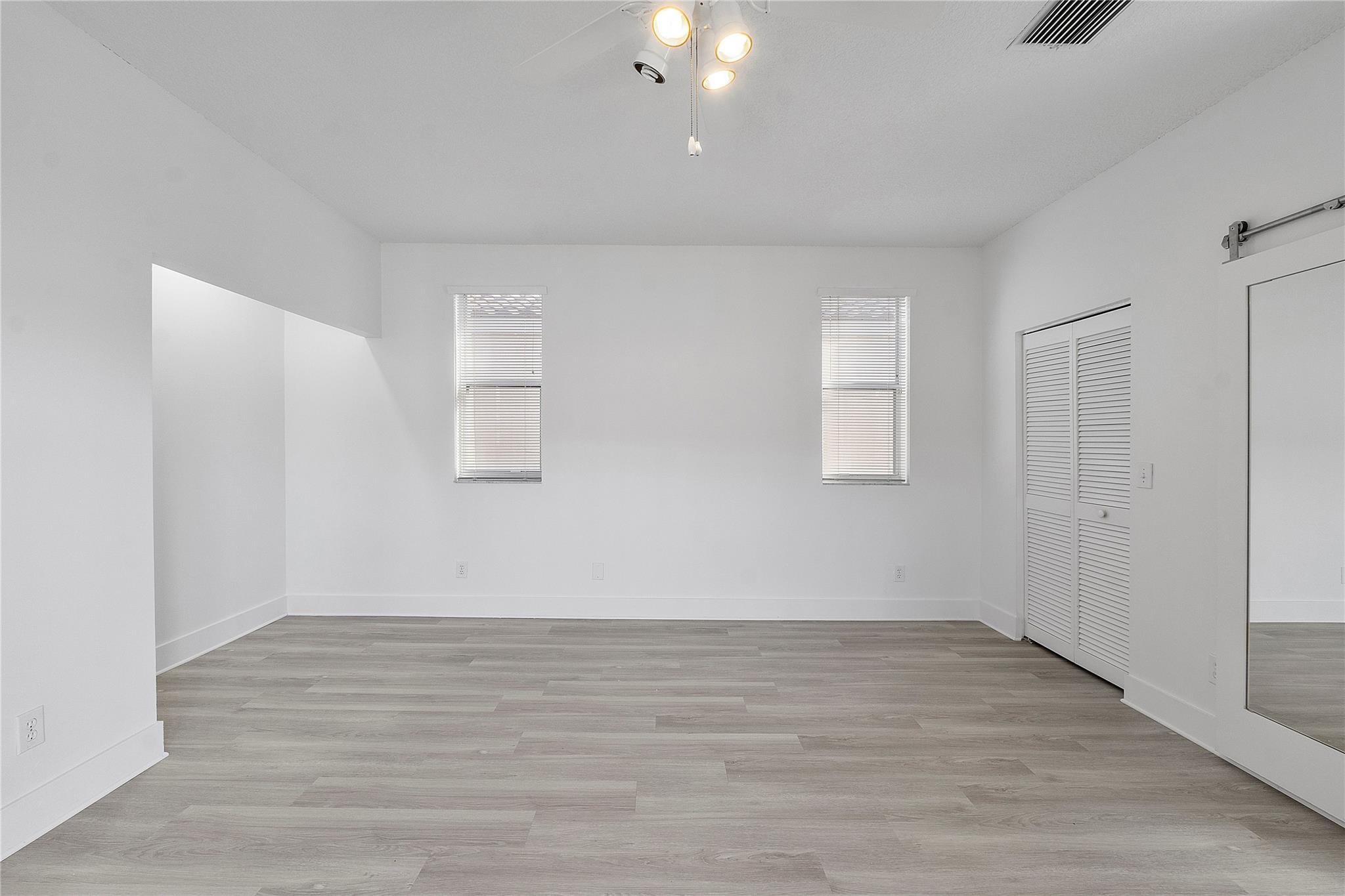 10513 NW 57th Ct