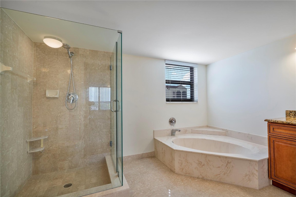 7582 Regency Lake Drive 601