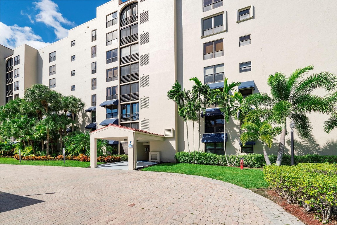 7582 Regency Lake Drive 601