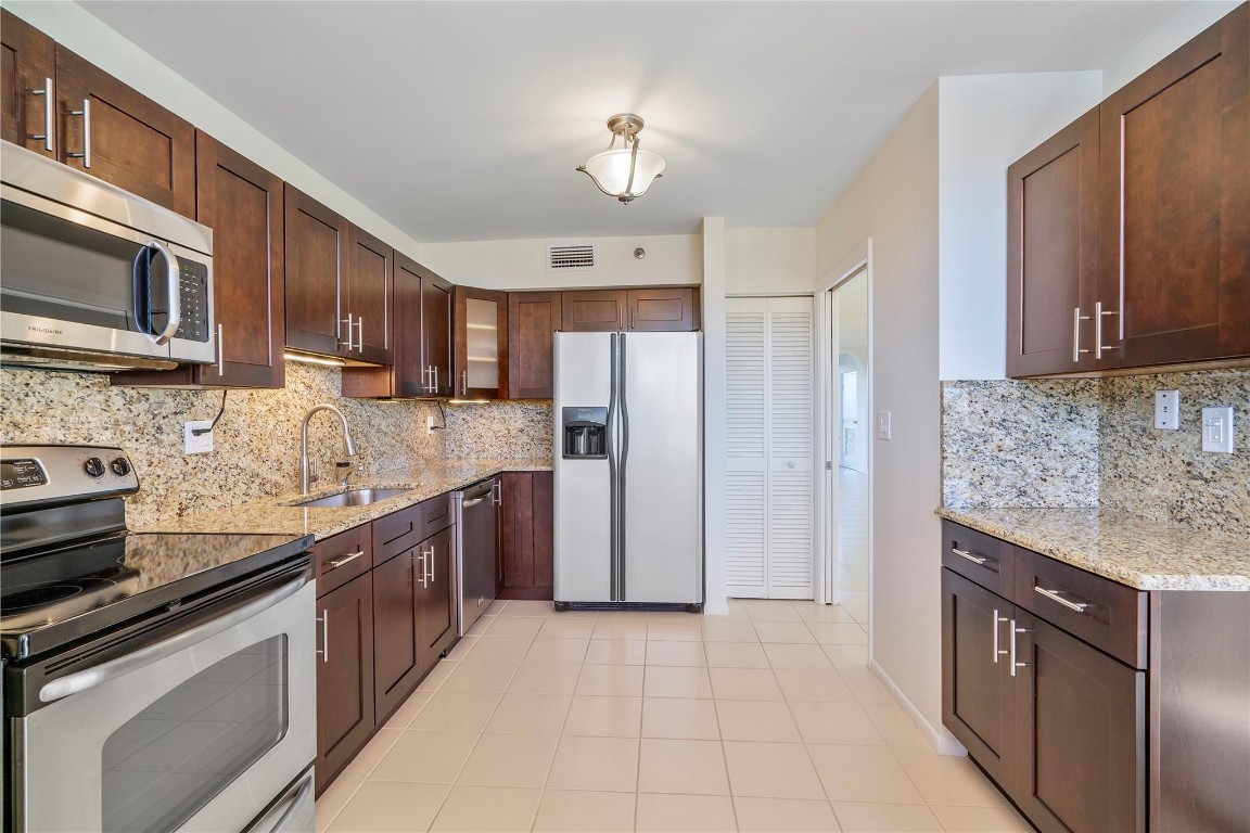 7582 Regency Lake Drive 601