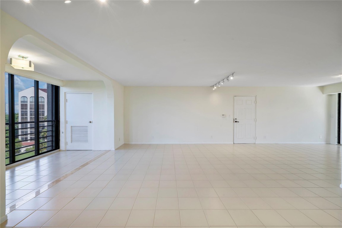 7582 Regency Lake Drive 601