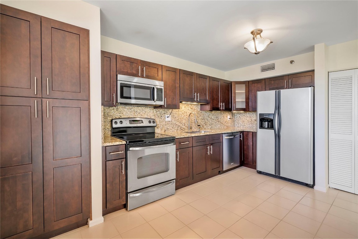 7582 Regency Lake Drive 601