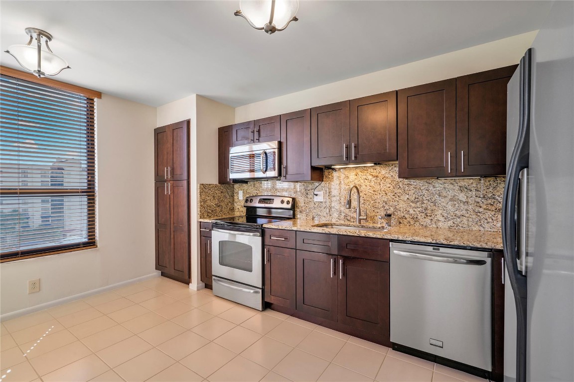 7582 Regency Lake Drive 601