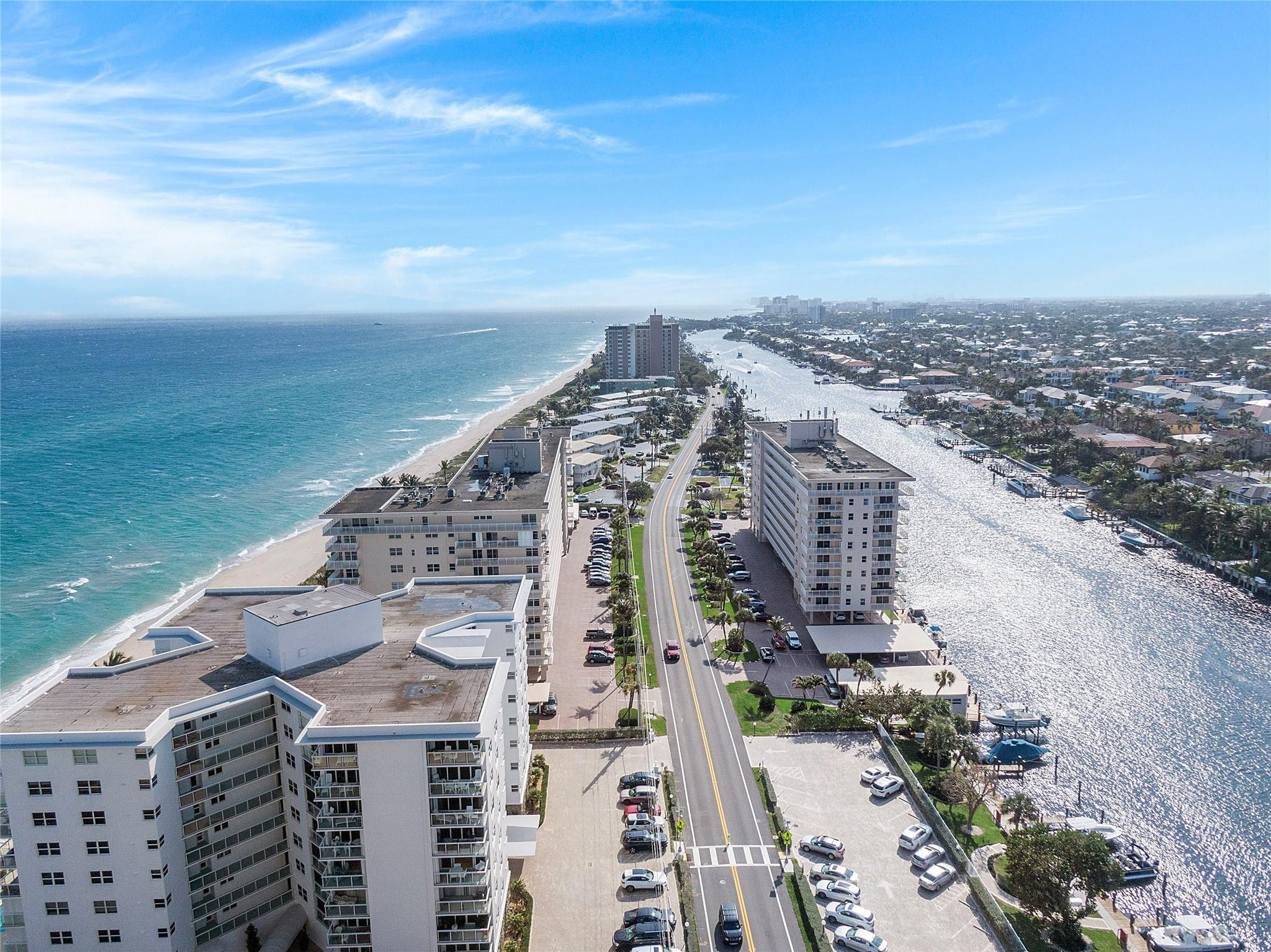 1051 Hillsboro Mile 511E