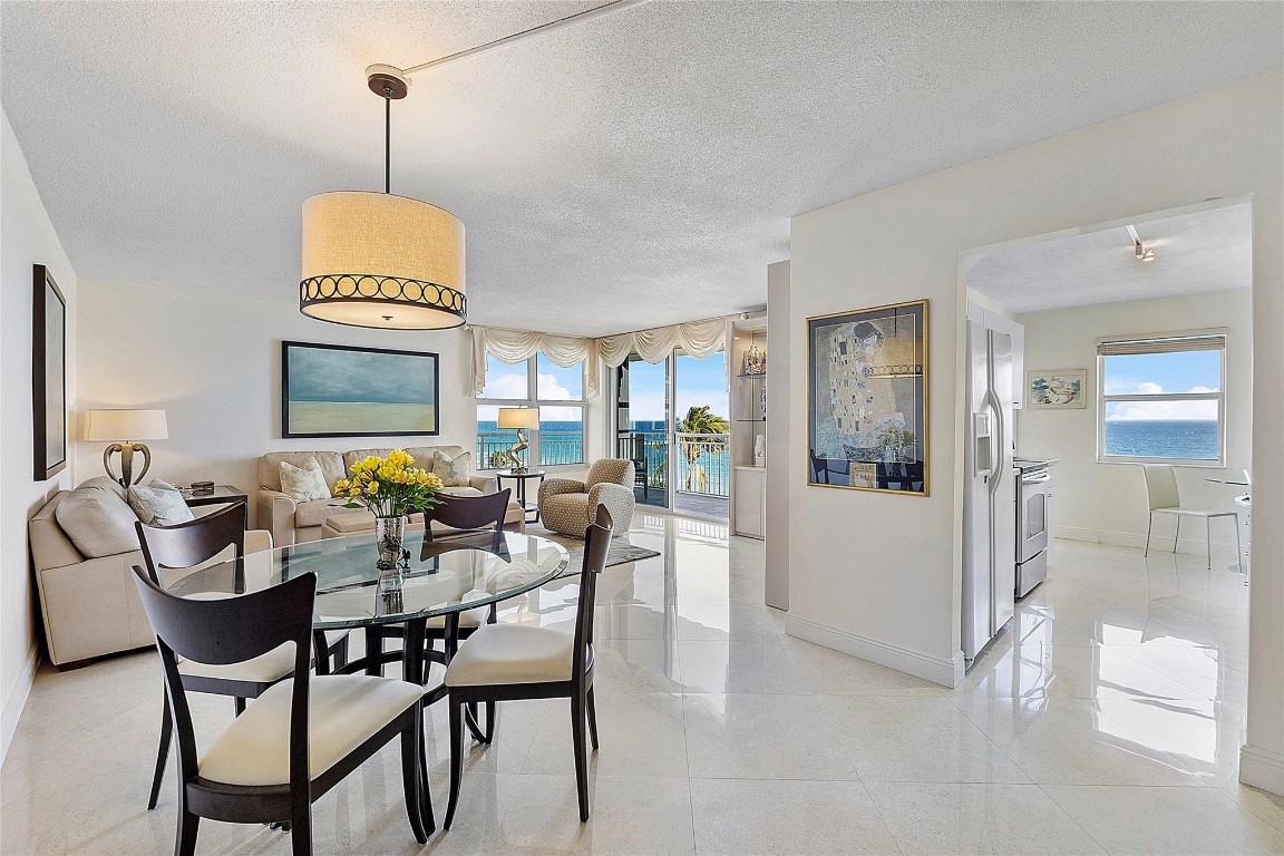 1051 Hillsboro Mile 511E