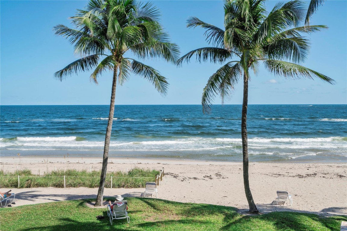 1051 Hillsboro Mile 511E