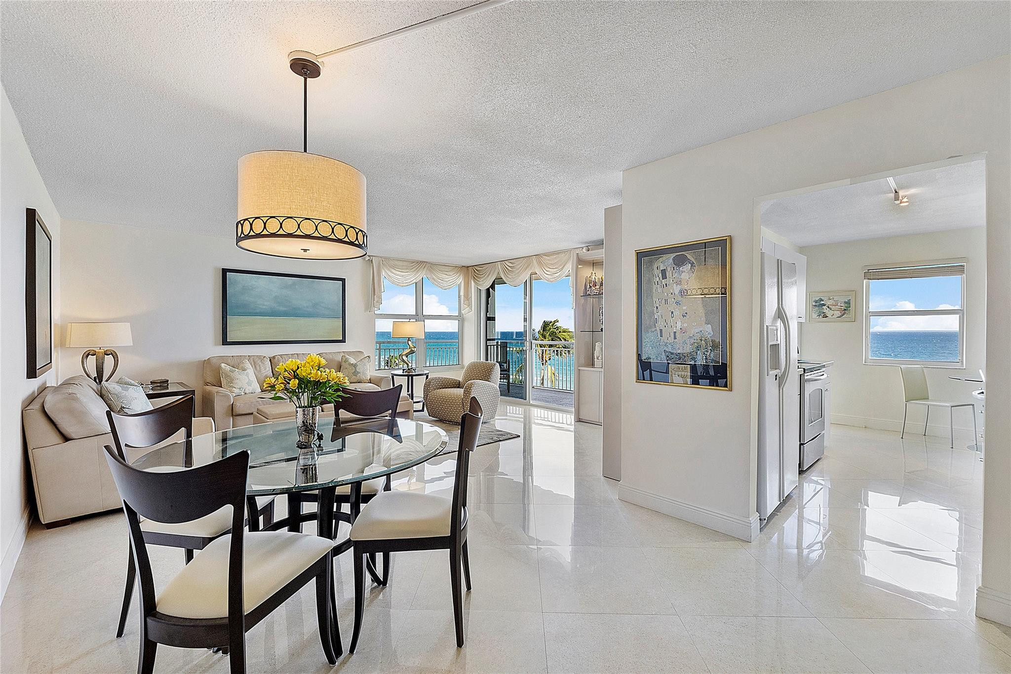 1051 Hillsboro Mile 511E