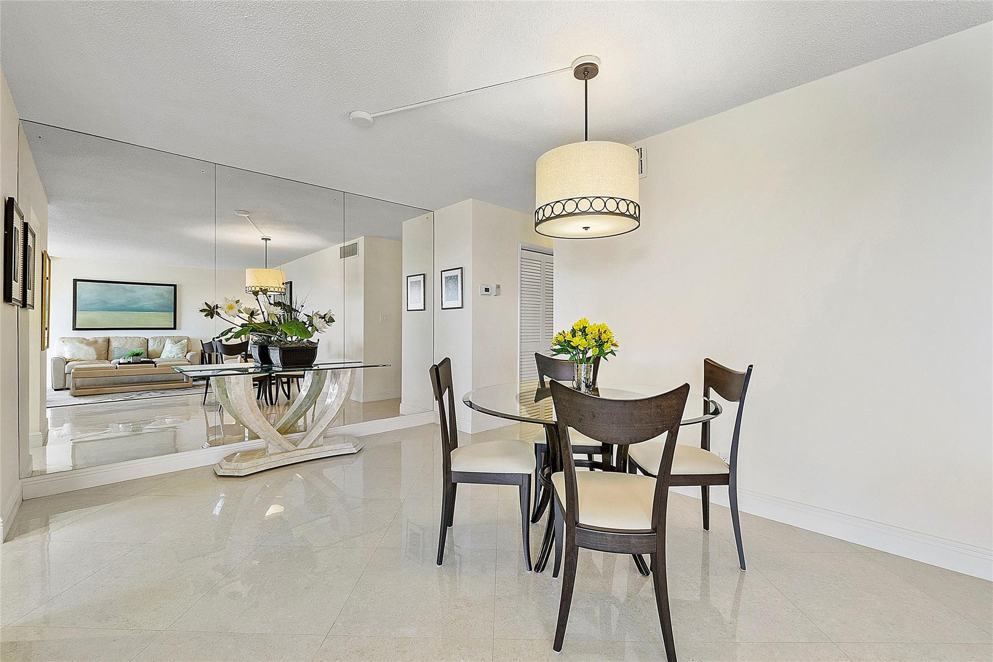 1051 Hillsboro Mile 511E