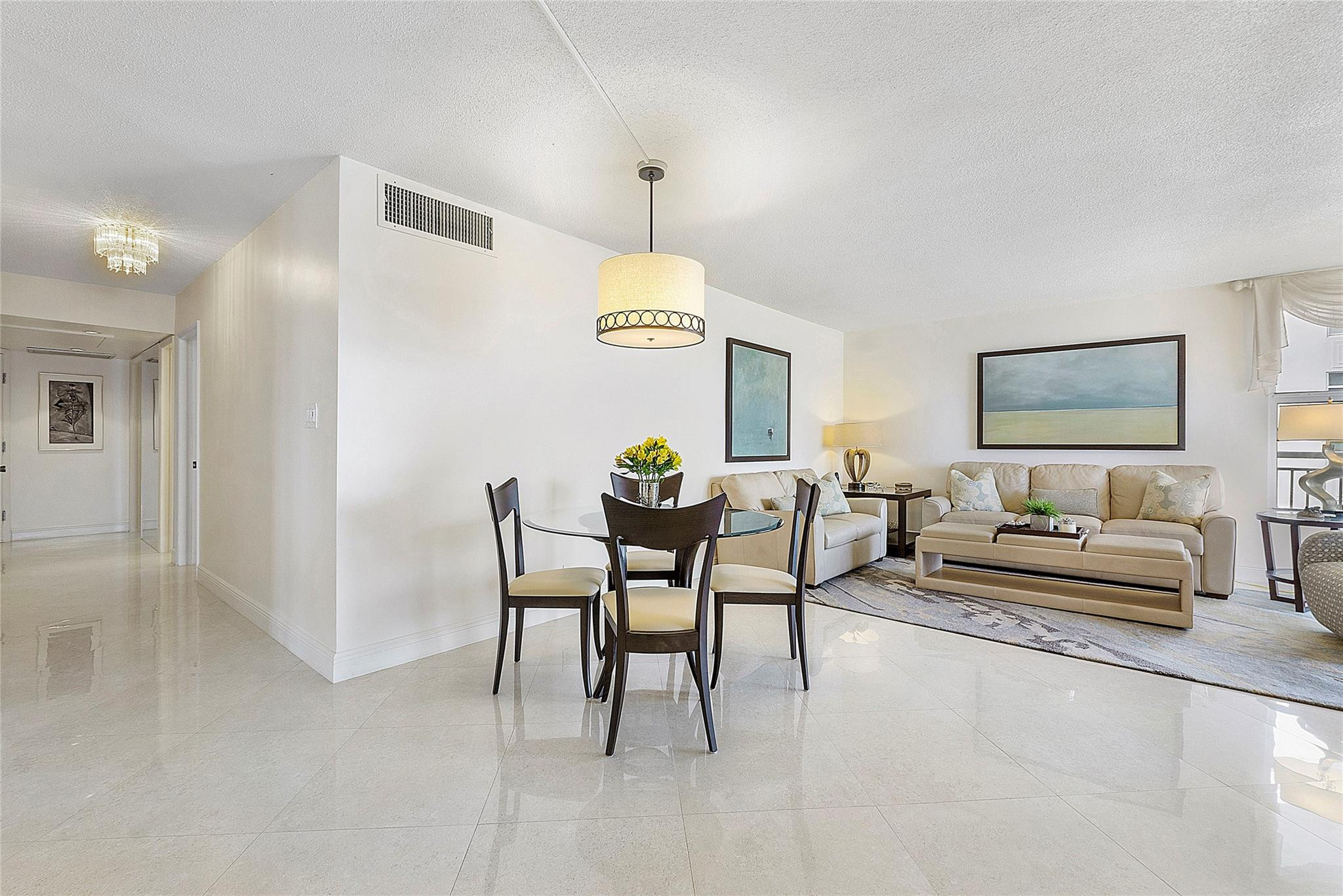 1051 Hillsboro Mile 511E