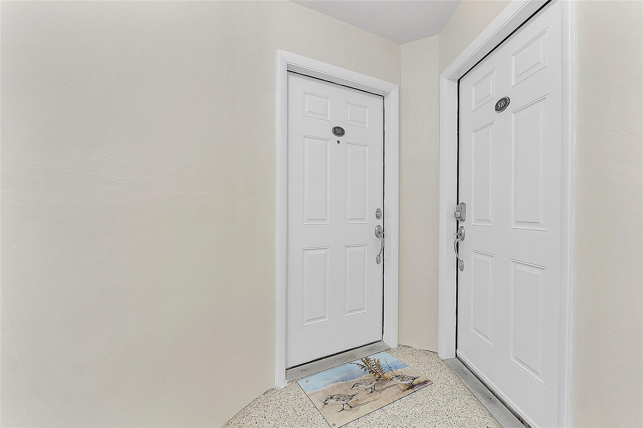 1051 Hillsboro Mile 511E