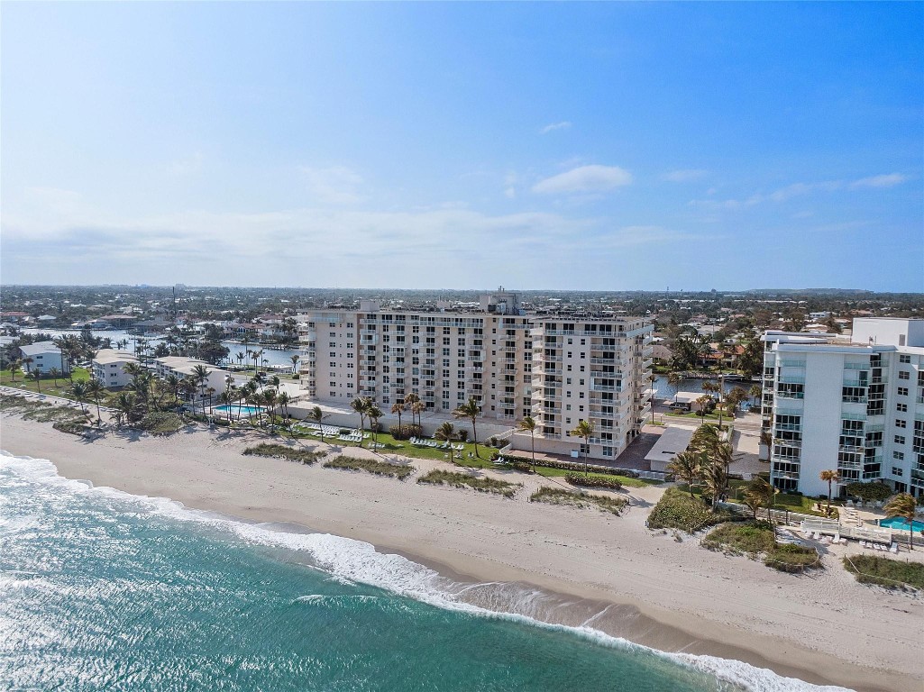 1051 Hillsboro Mile 511E