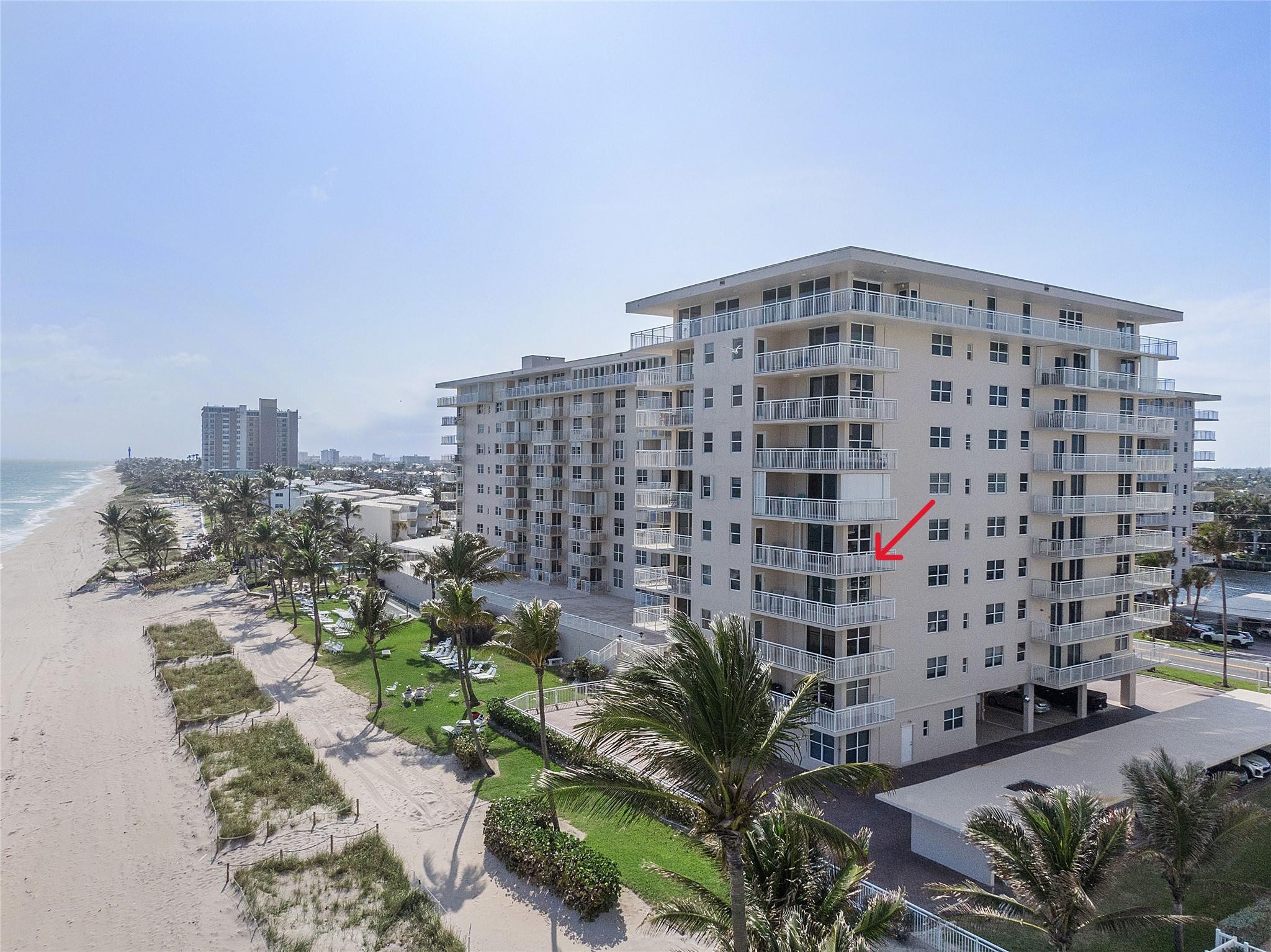 1051 Hillsboro Mile 511E