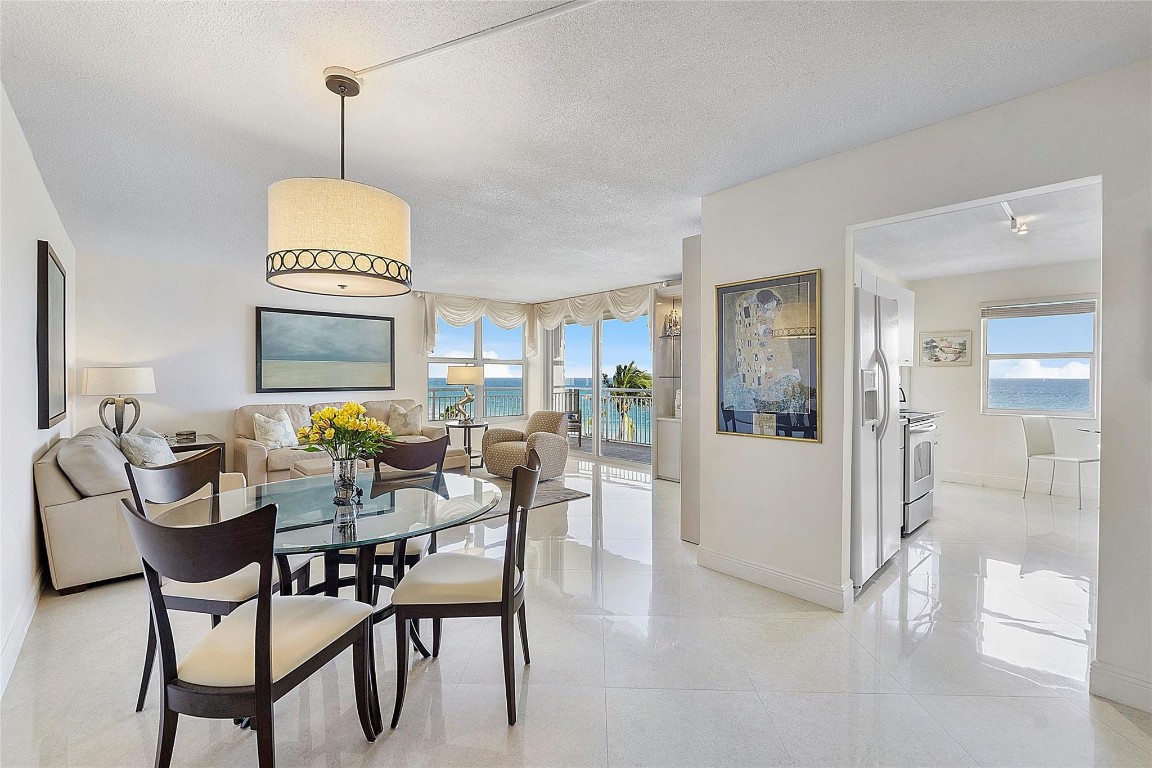 1051 Hillsboro Mile 511E