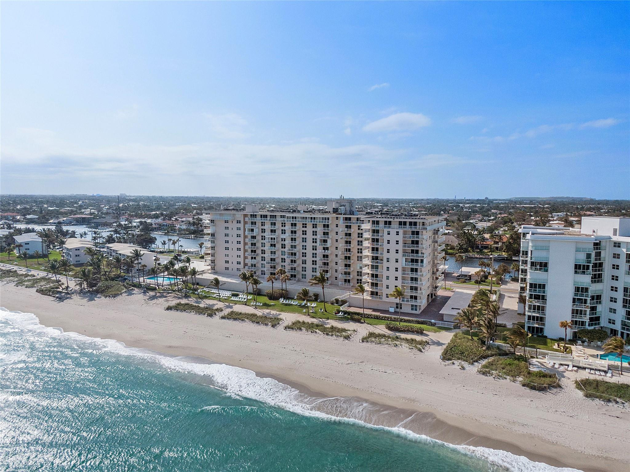 1051 Hillsboro Mile 511E