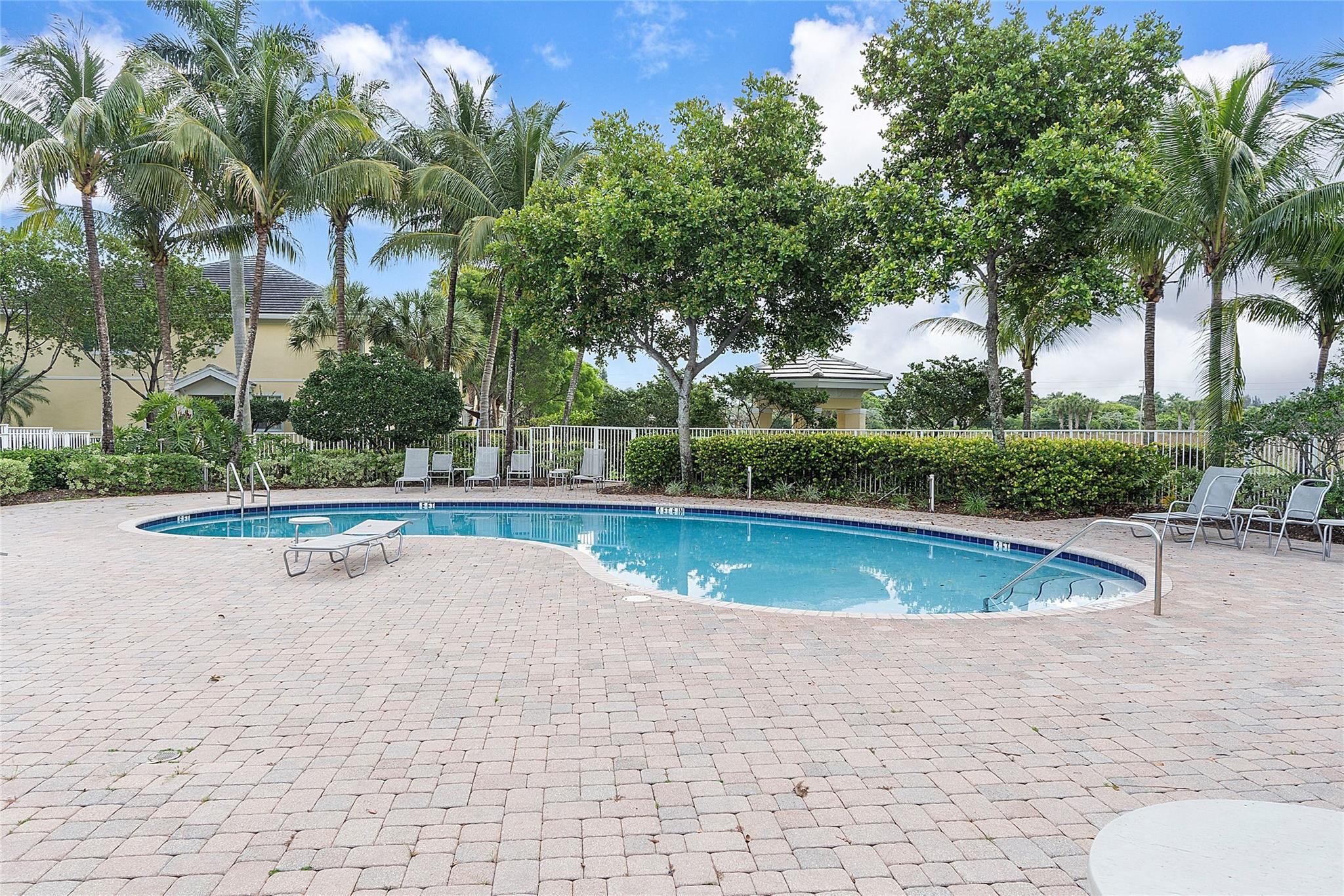 7774 Paddock Pl 7774