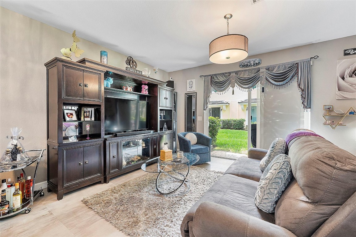 7774 Paddock Pl 7774