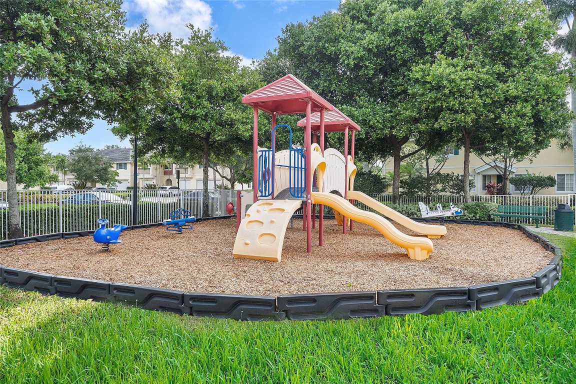 7774 Paddock Pl 7774